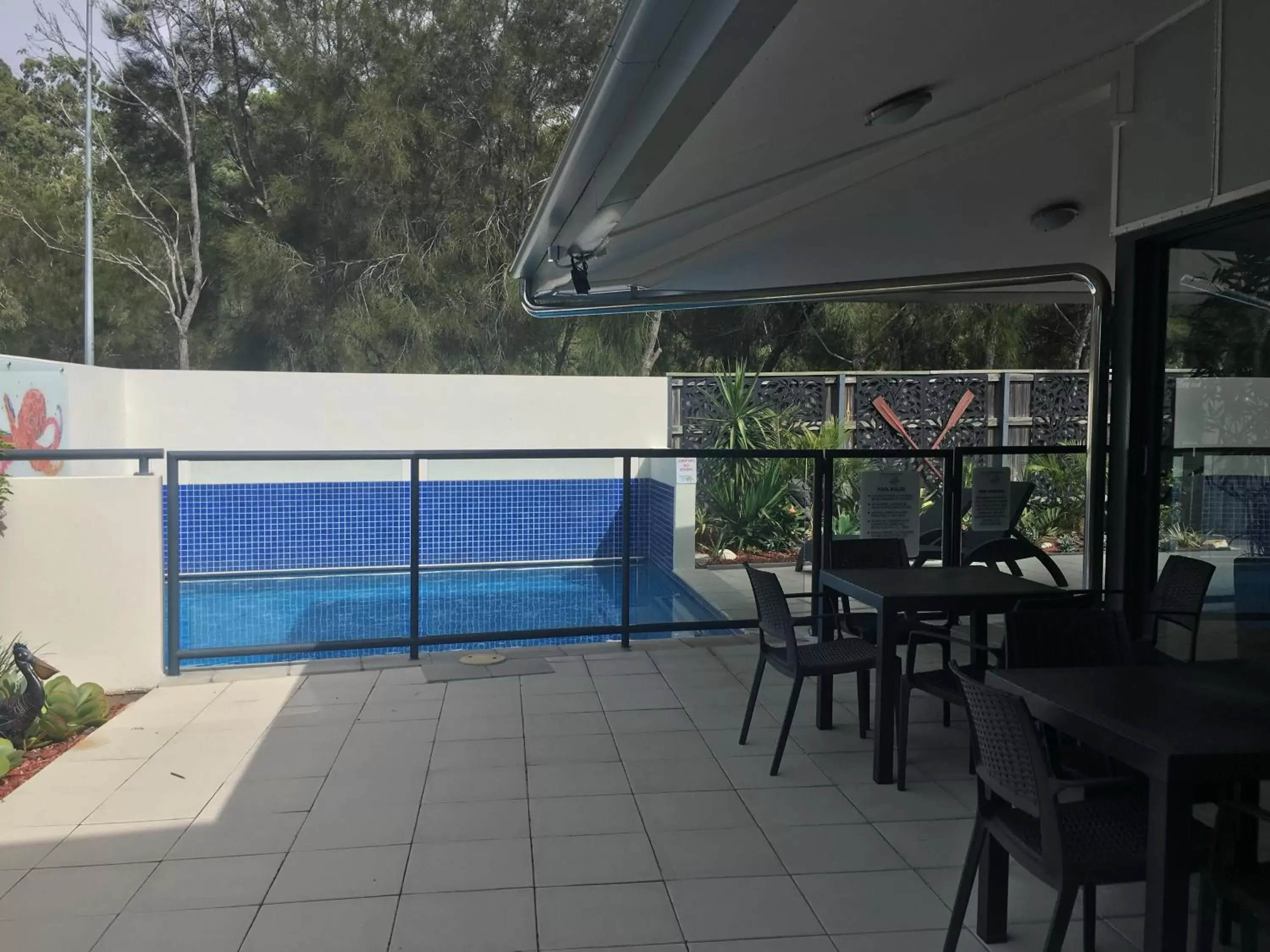 BBQ facilities, Swimming Pool in Manly Marina Cove Motel