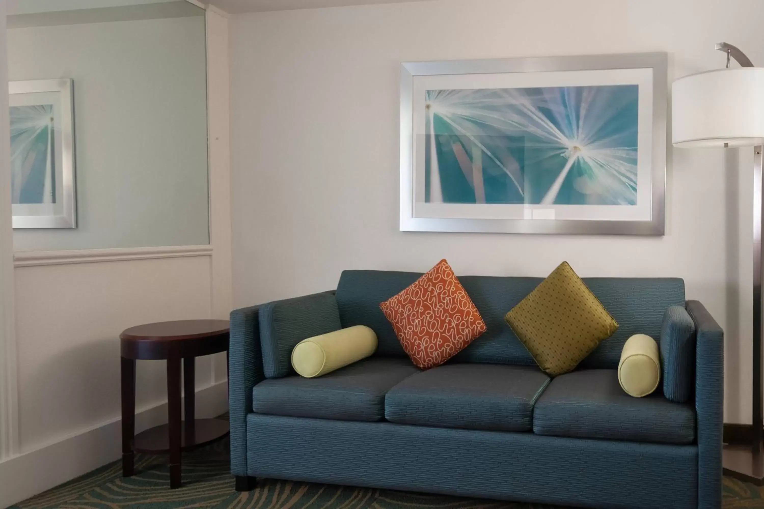 Living room, Seating Area in SpringHill Suites Fort Lauderdale Airport