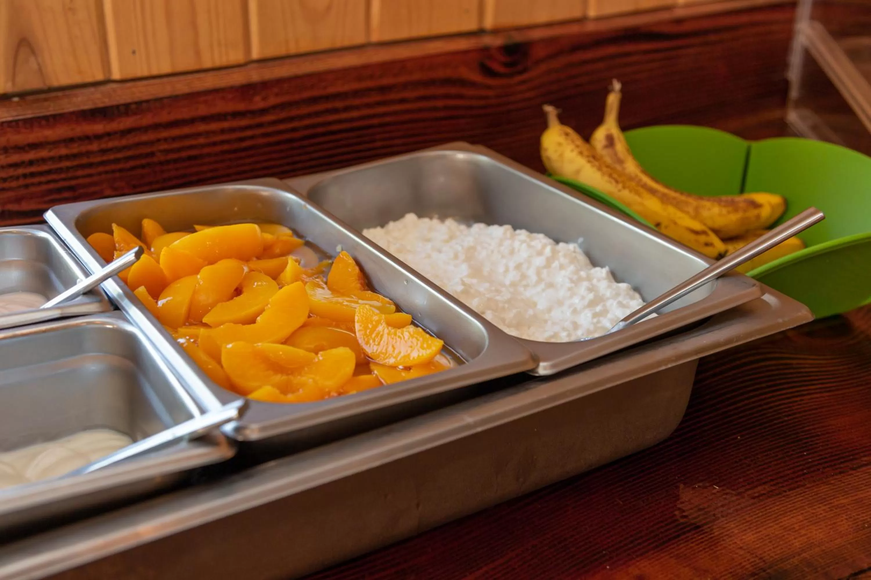 Buffet breakfast in AbbyCreek Inn