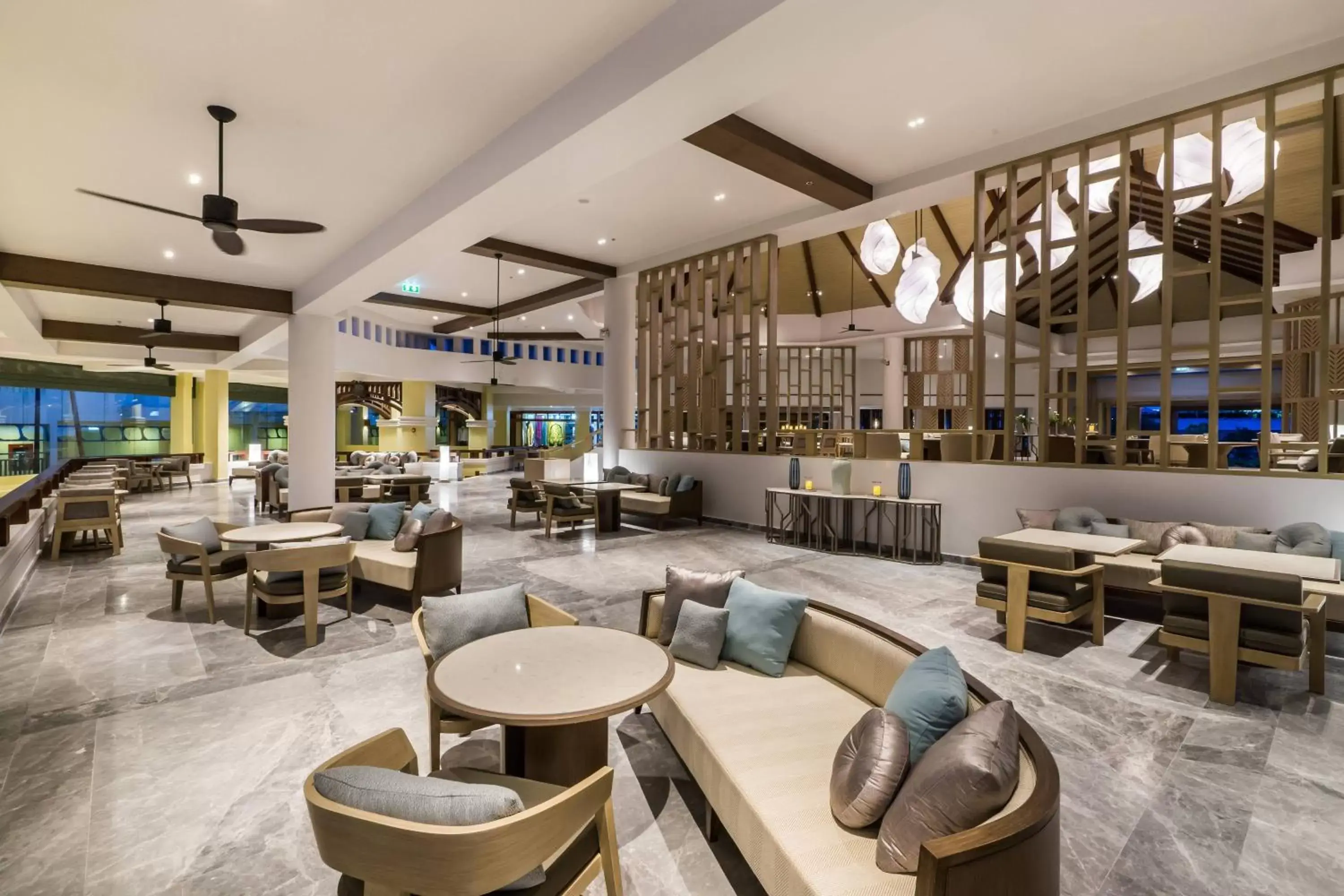 Lounge or bar, Lounge/Bar in Phuket Marriott Resort & Spa, Merlin Beach