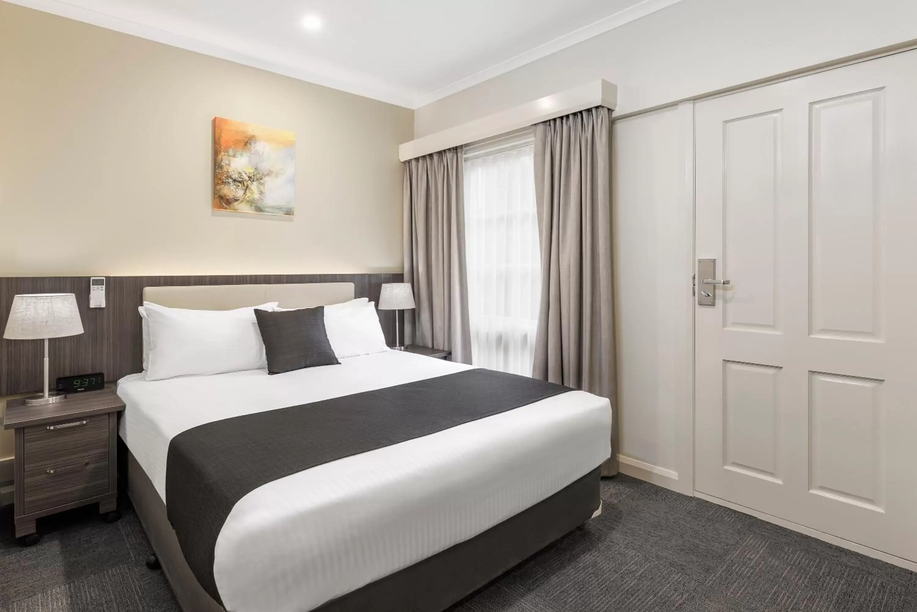 Bedroom, Bed in Quality Hotel Melbourne Airport