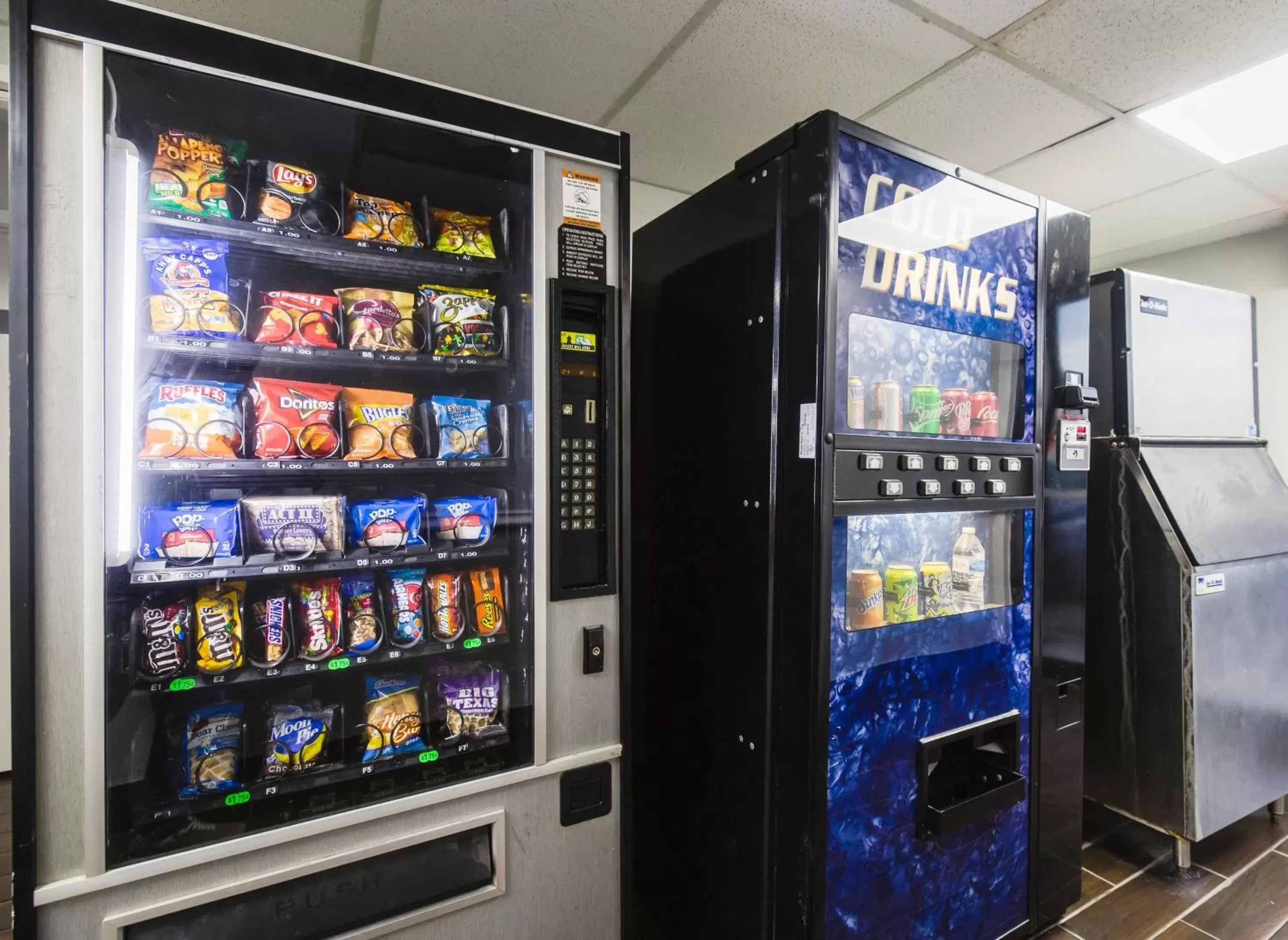 vending machine, Supermarket/Shops in Studio 6 Channelview TX Baytown West