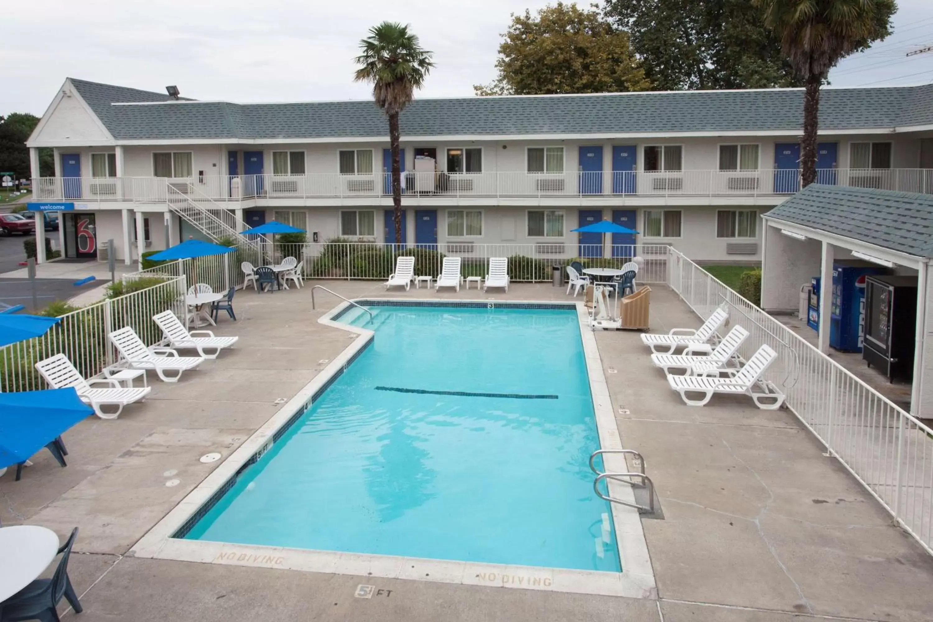 Day, Pool View in Motel 6-Sacramento, CA - Central