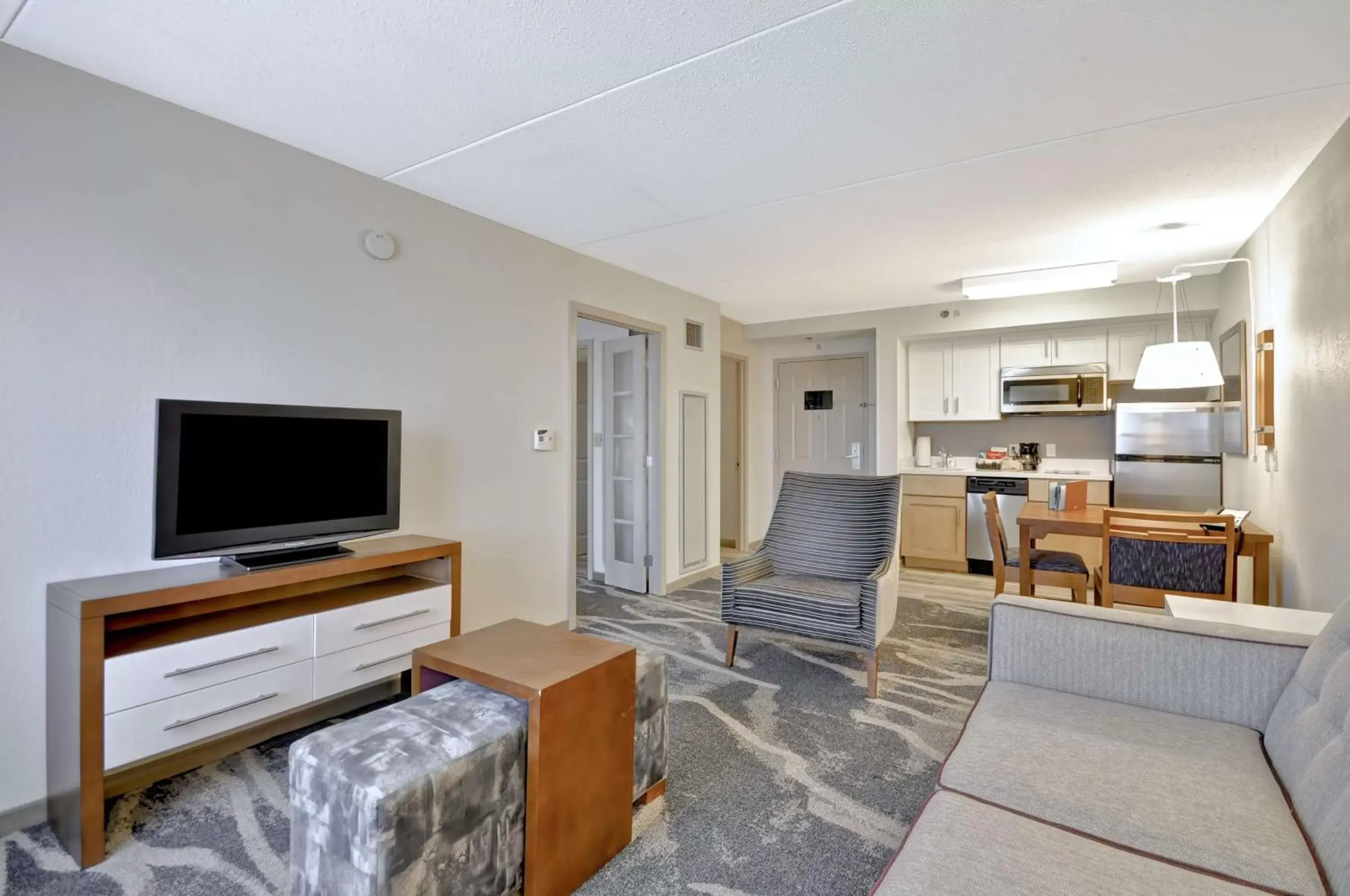 Living room, Seating Area in Homewood Suites Boston Peabody