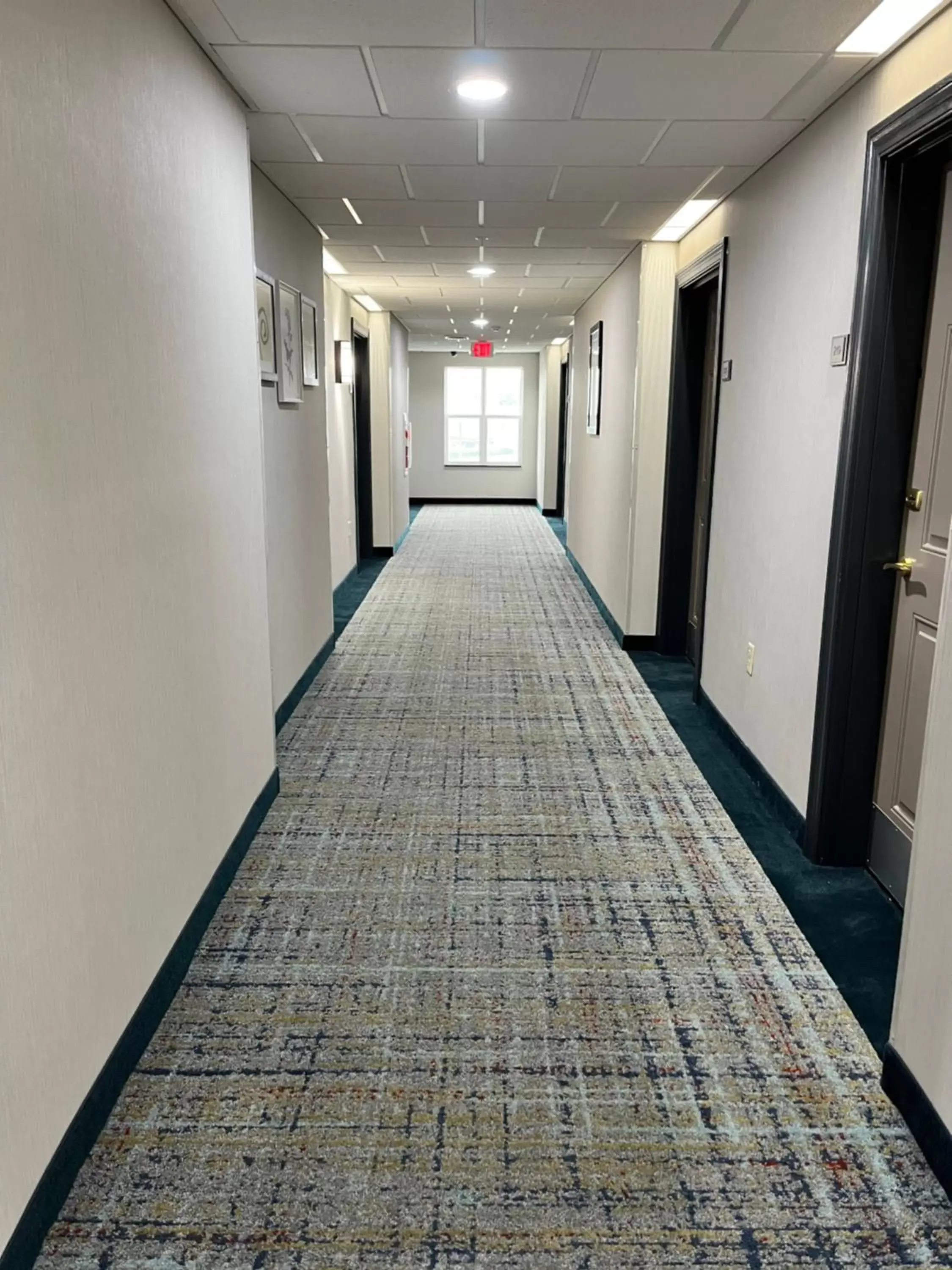 Property building in Country Inn & Suites by Radisson, Harrisburg - Hershey-West, PA