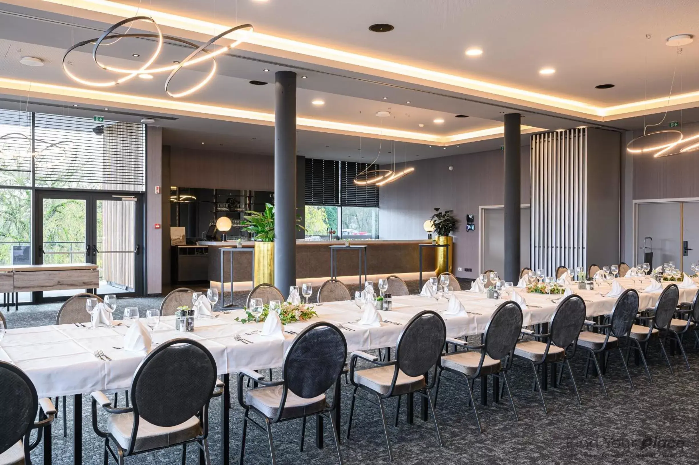 Restaurant/Places to Eat in Hotel Restaurant Van Der Valk Nivelles-Sud