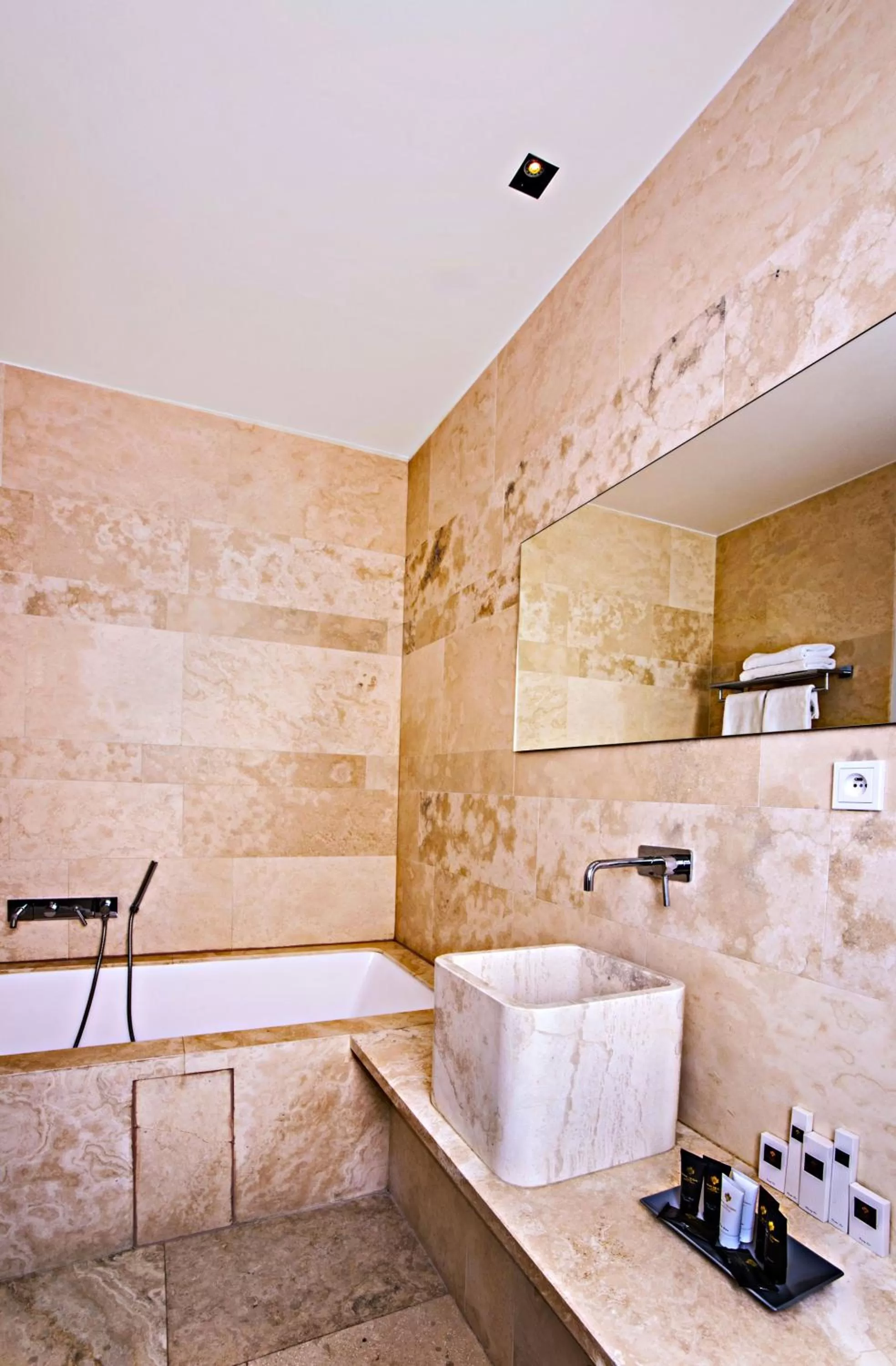 Bathroom in Hotel Golden Crown