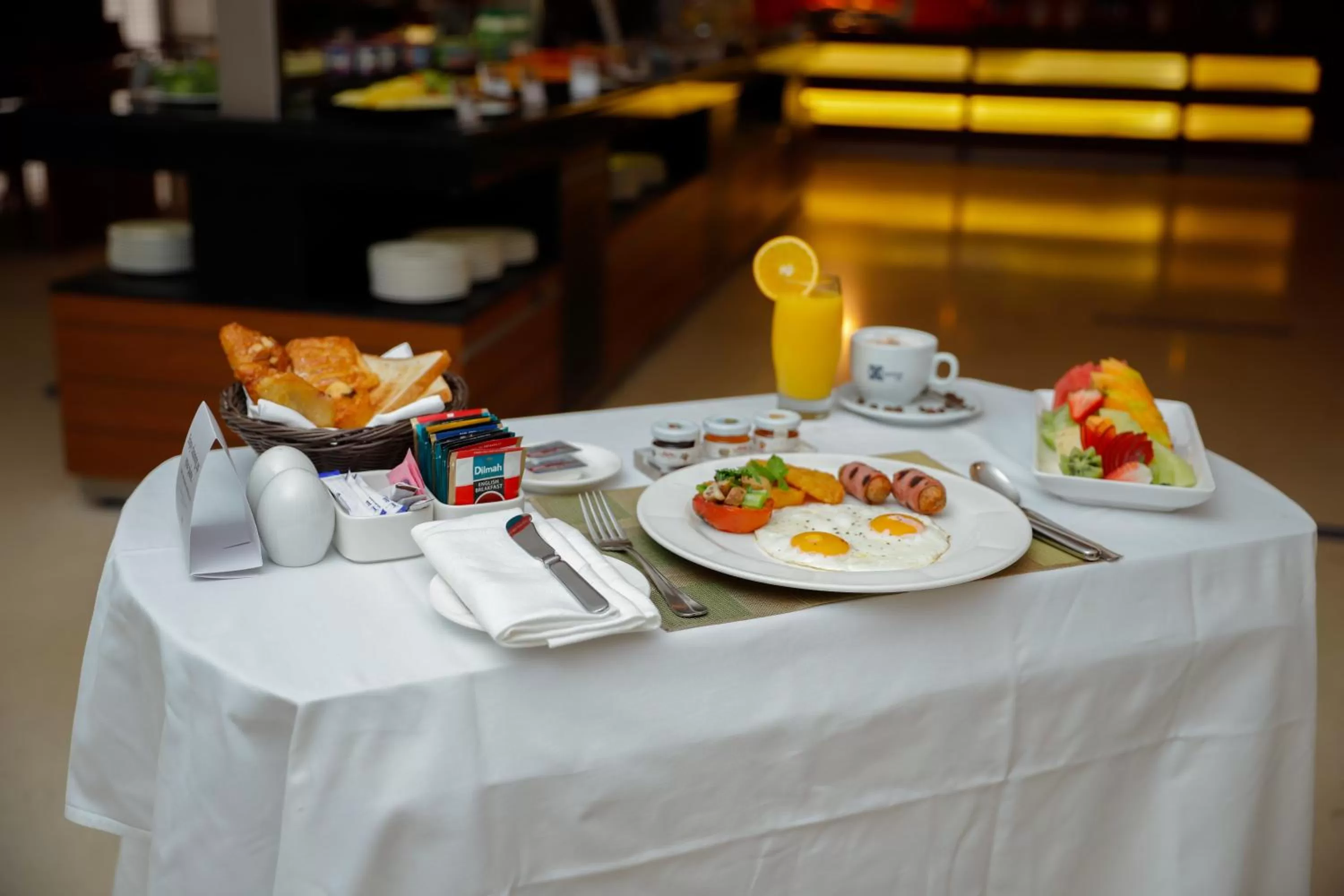 Restaurant/places to eat in Crowne Plaza Sohar by IHG