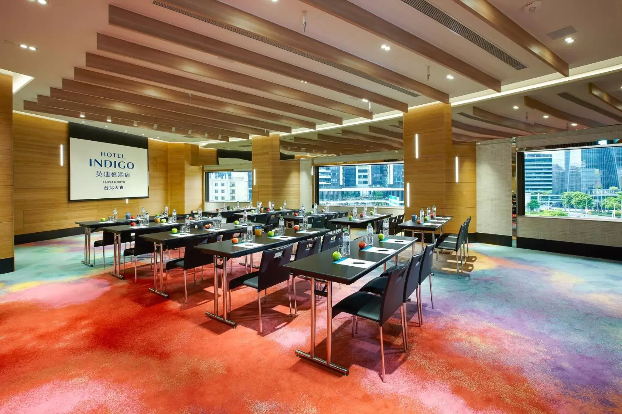 Meeting/conference room, Restaurant/Places to Eat in Hotel Indigo Taipei North, an IHG Hotel