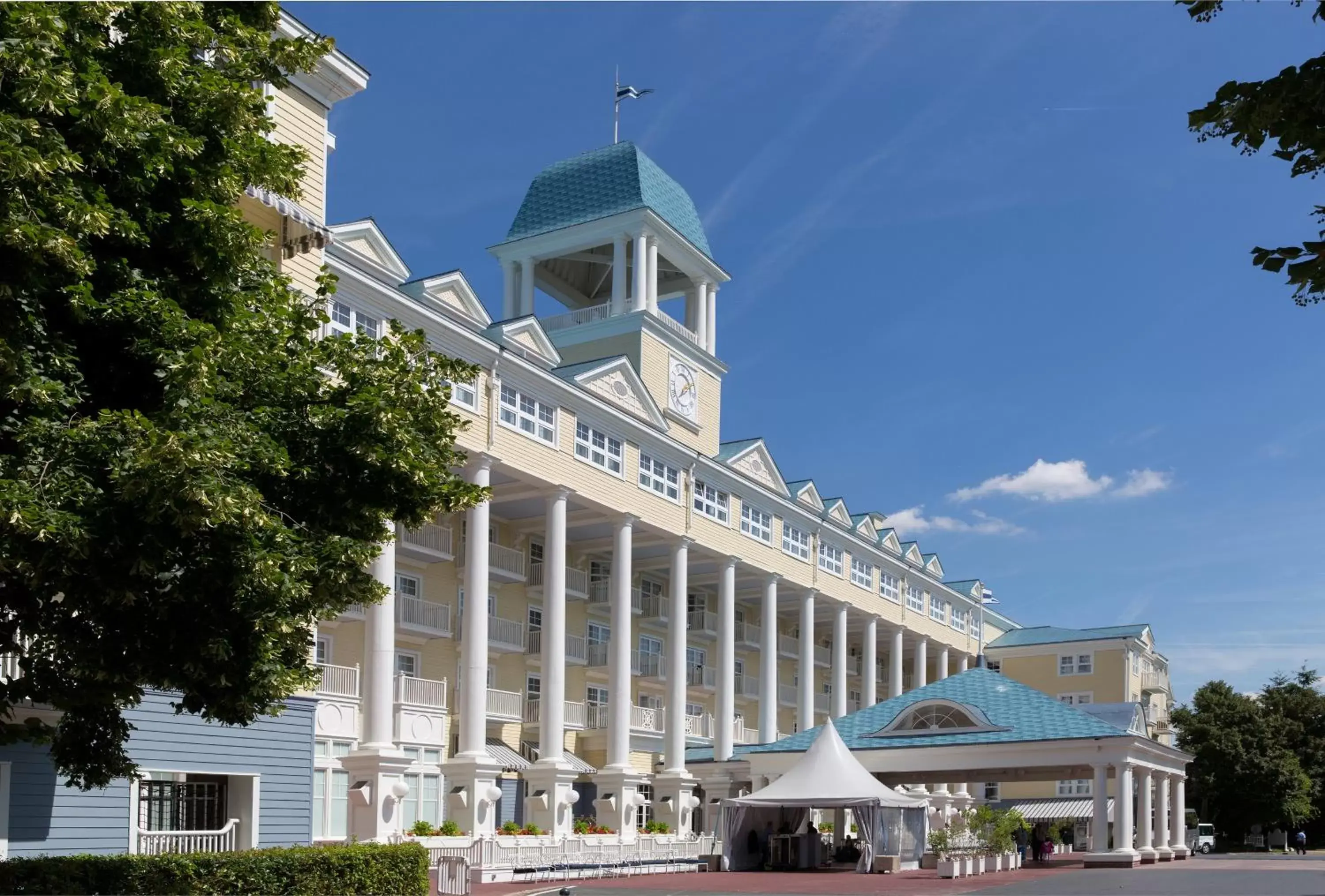 Property Building in Disney Newport Bay Club