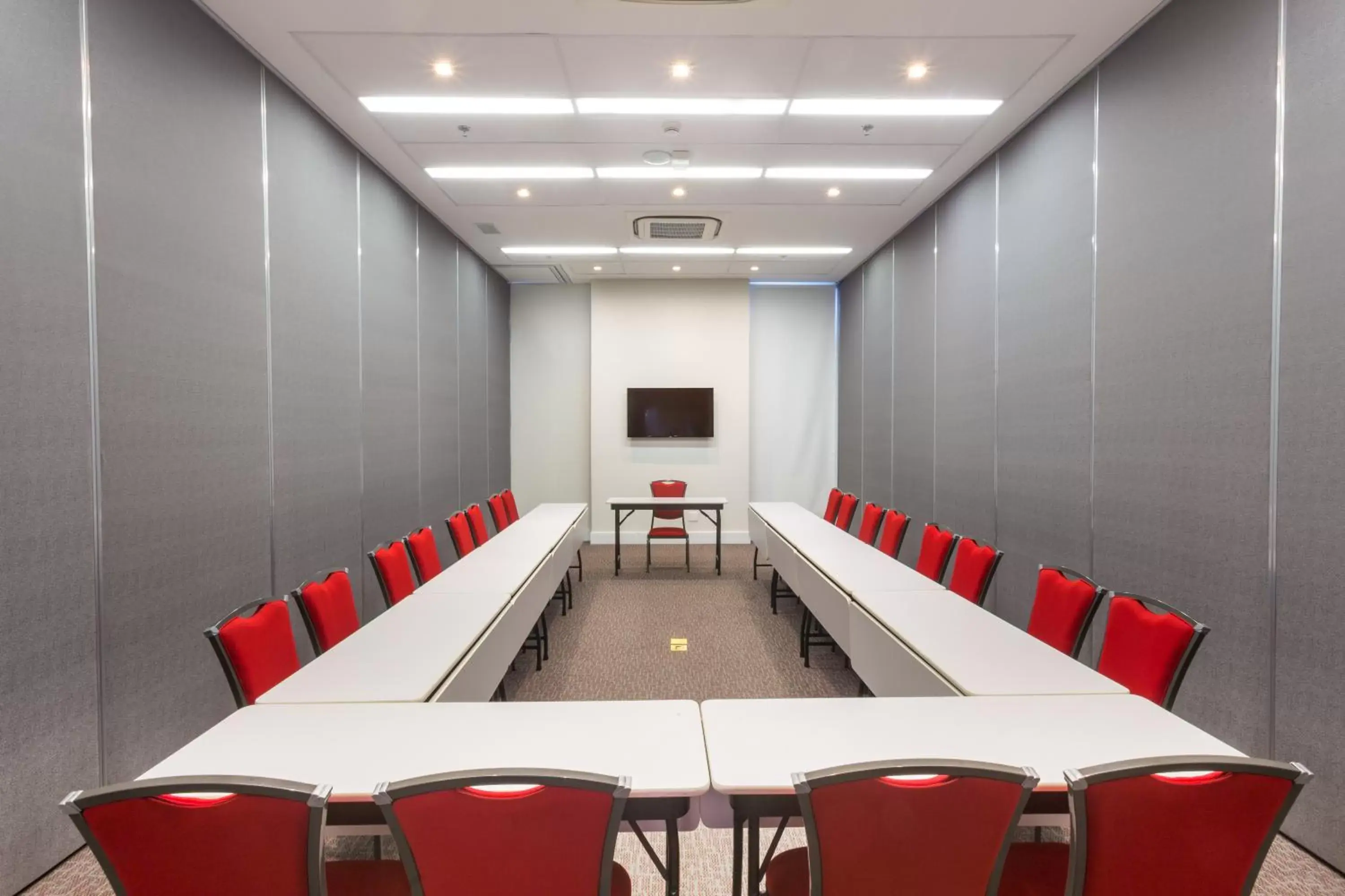 Meeting/conference room in Ramada by Wyndham Campinas Viracopos