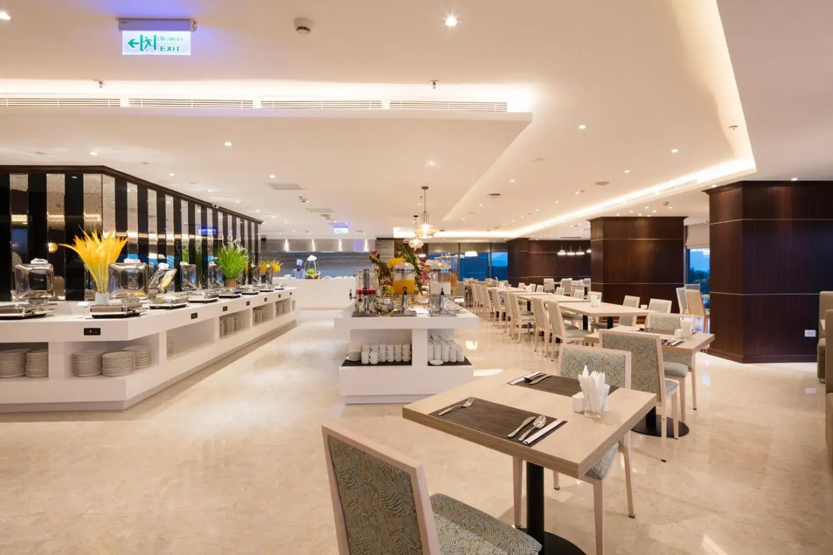 Restaurant/Places to Eat in Asteria Comodo Nha Trang Hotel