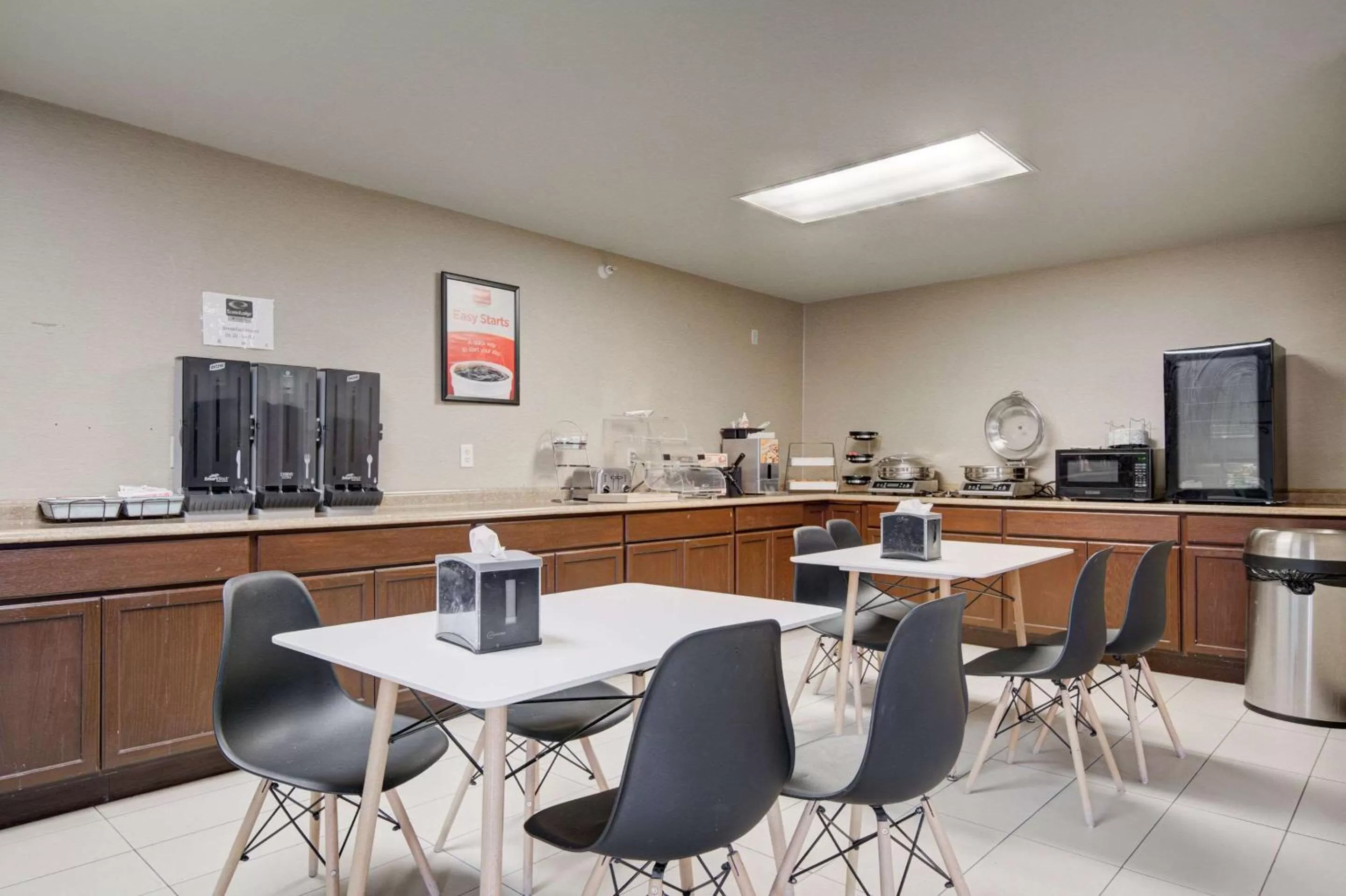 Breakfast in Econo Lodge Livingston Gateway to Yellowstone