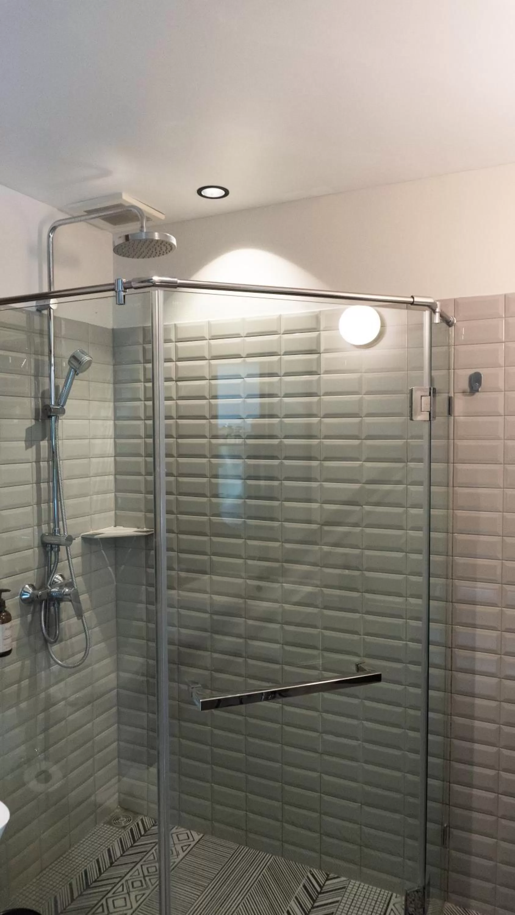 Bathroom in karaarom hotel