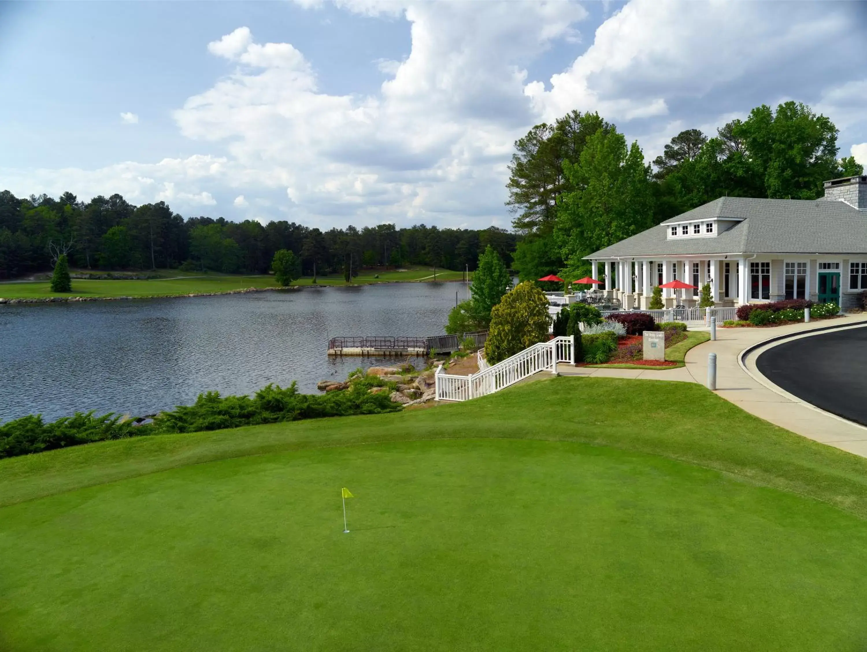 Golfcourse in Atlanta Evergreen Lakeside Resort