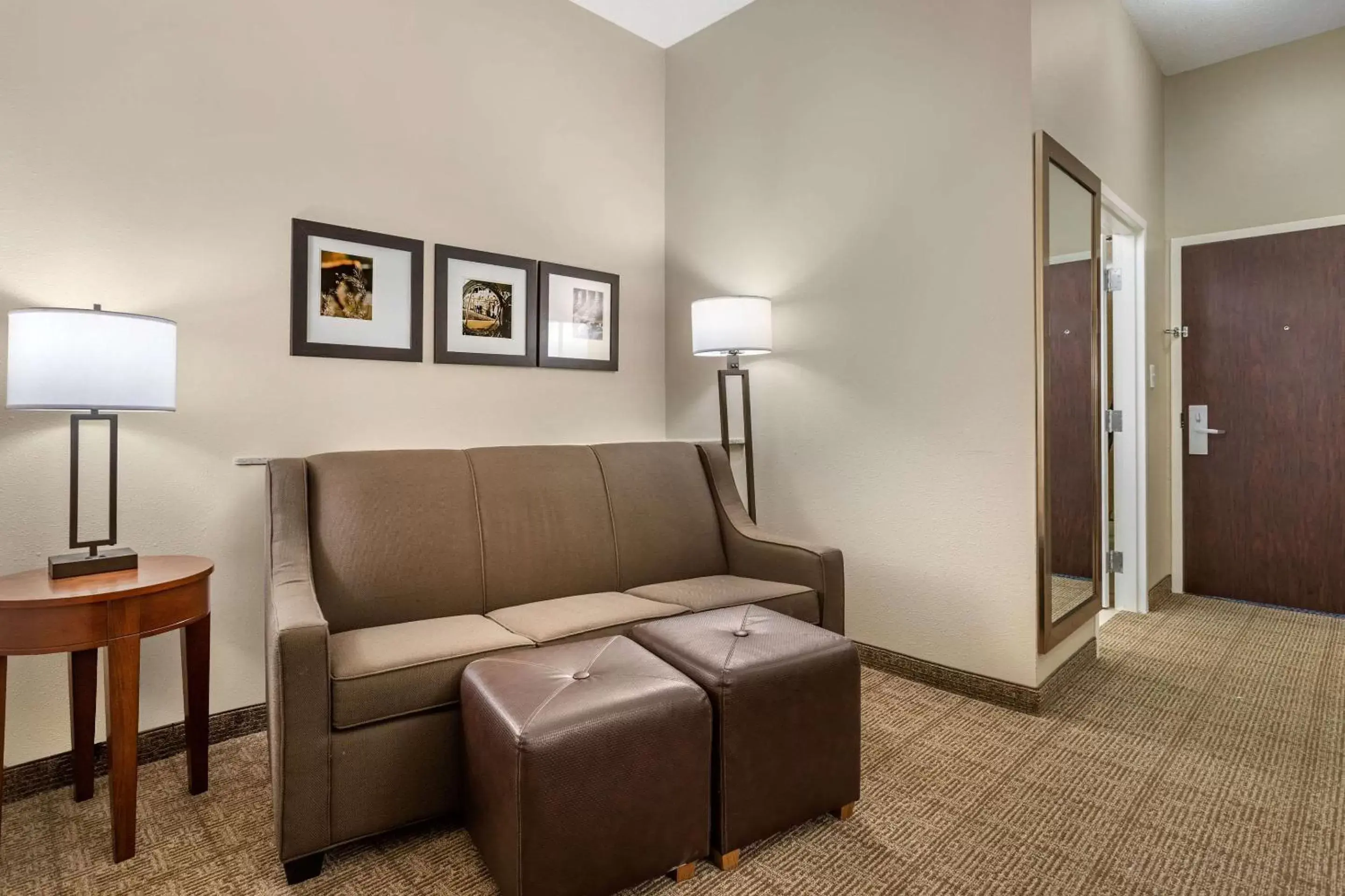 Photo of the whole room, Seating Area in Comfort Inn & Suites Port Arthur-Port Neches