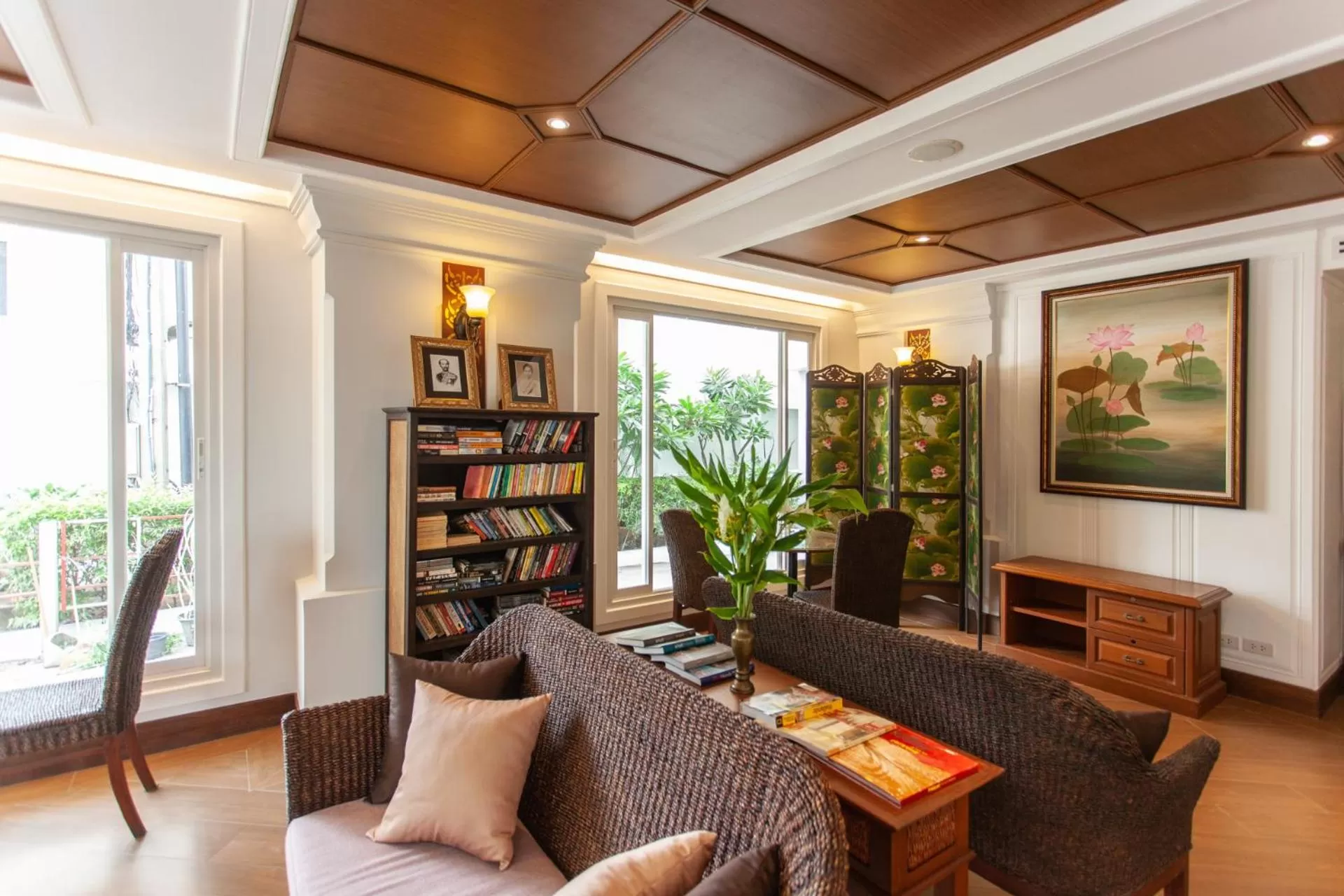 Library in Viangbua Mansion