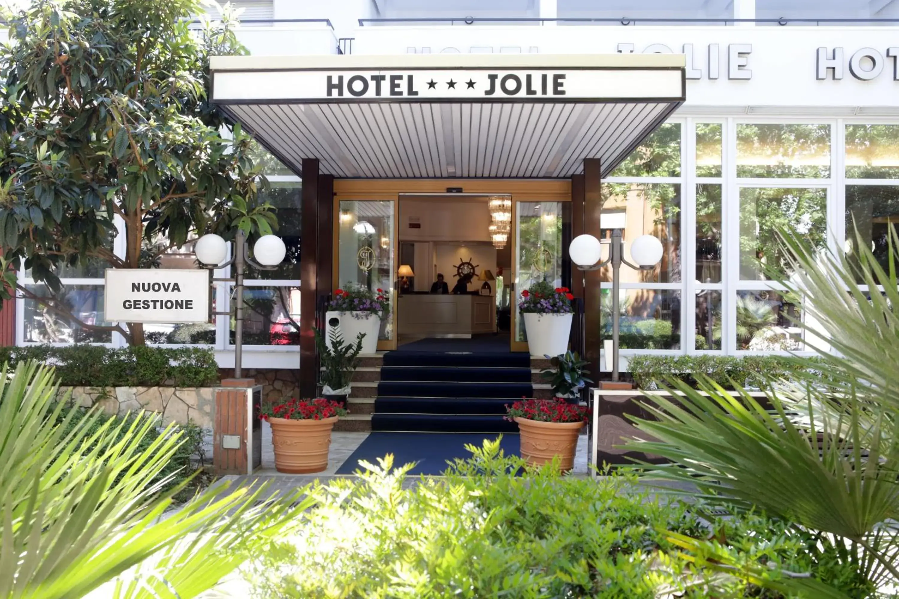 Facade/entrance in Hotel Jolie