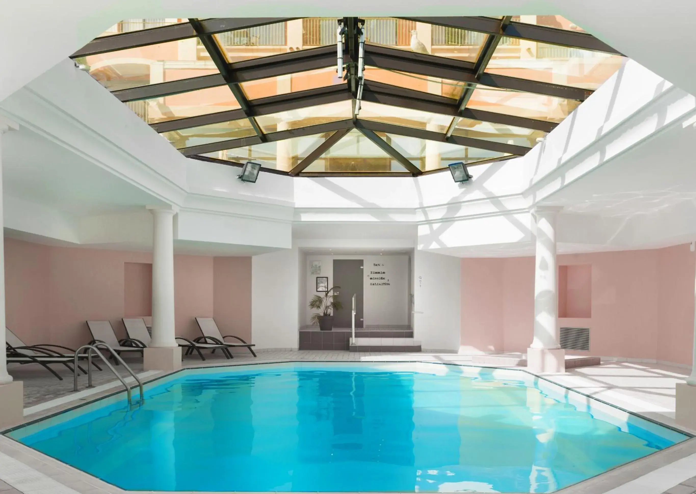 Swimming Pool in HÃ´tel Les Jardins De Sainte-Maxime