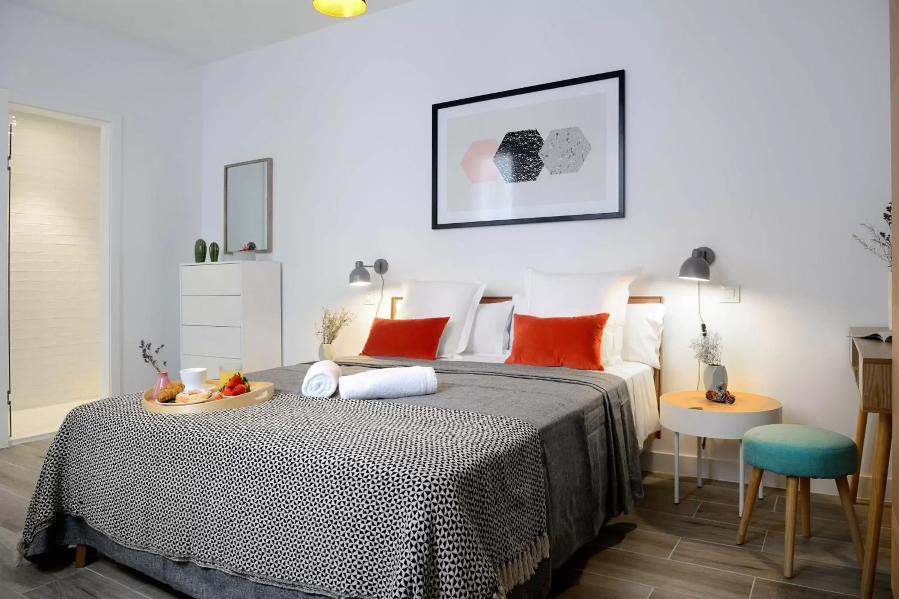 Property building, Bed in nQn Aparts & Suites Madrid