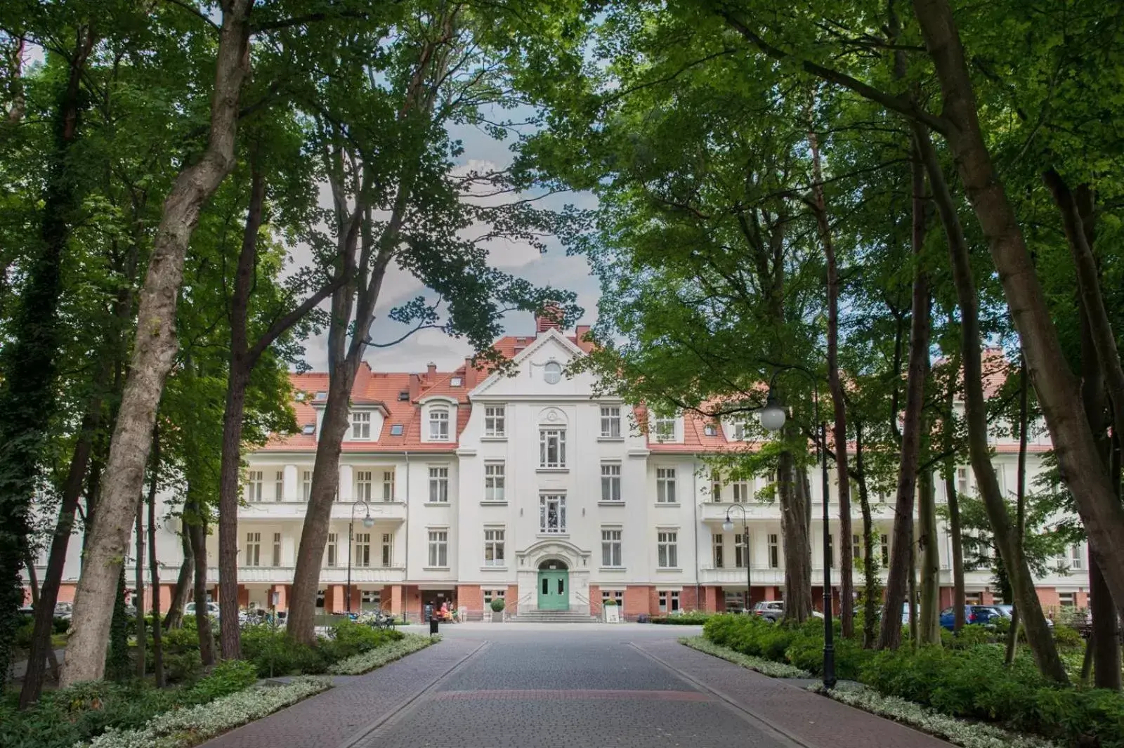 Property Building in Hotel Cesarskie Ogrody