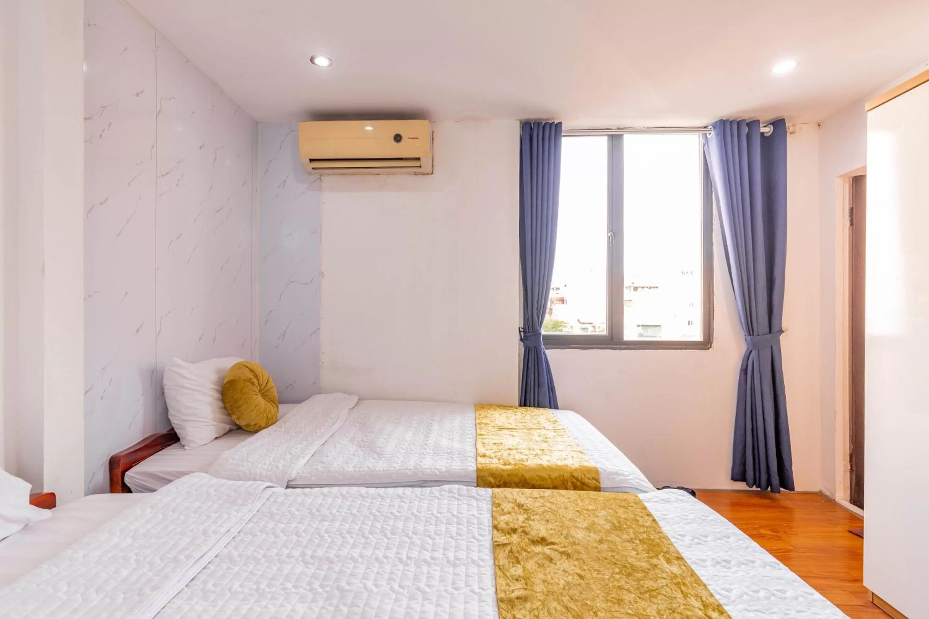 Bed in Hanoi View Legend Hotel