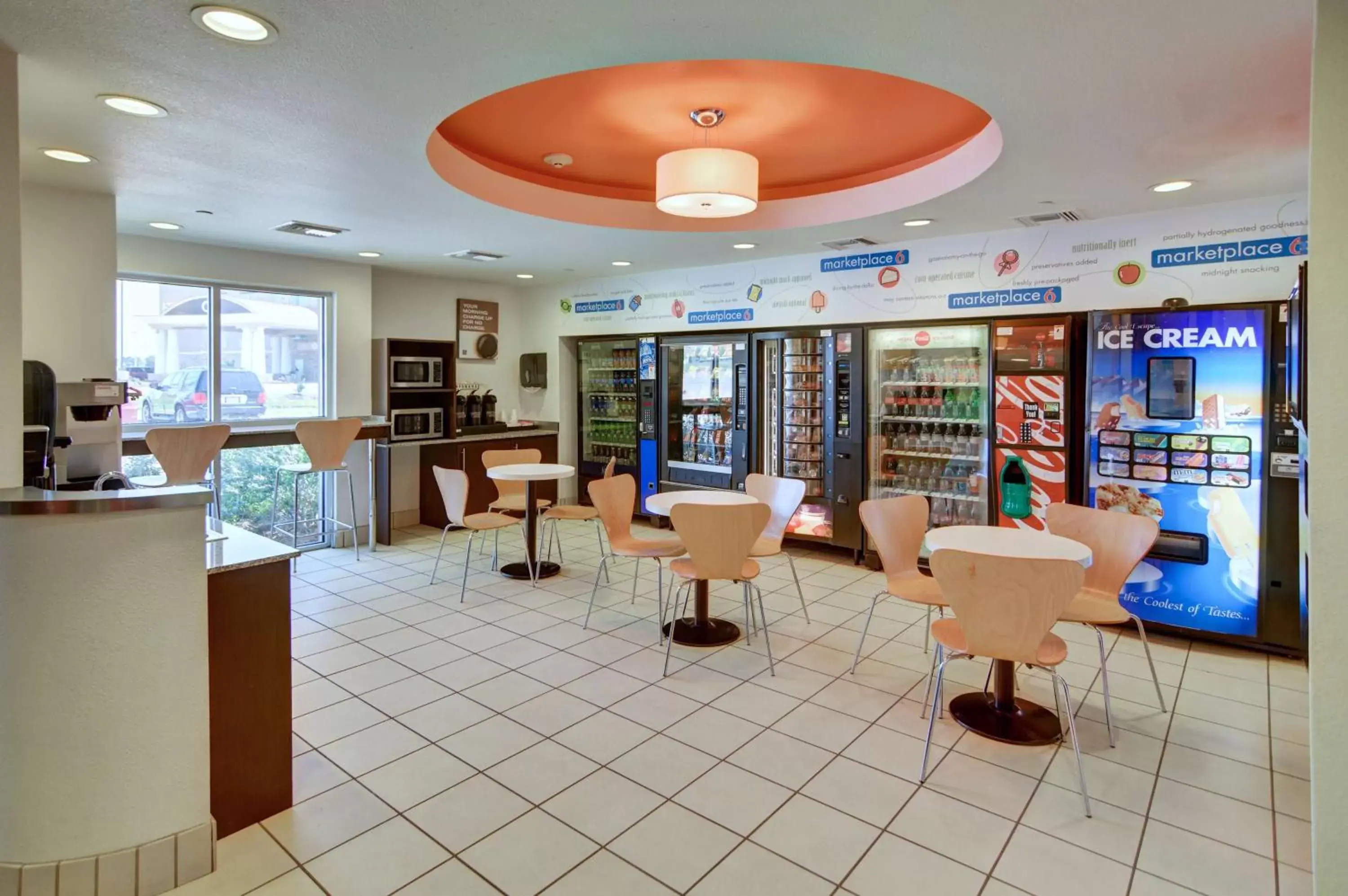 Coffee/tea facilities, Lobby/Reception in Motel 6-Roanoke, TX - Northlake - Speedway