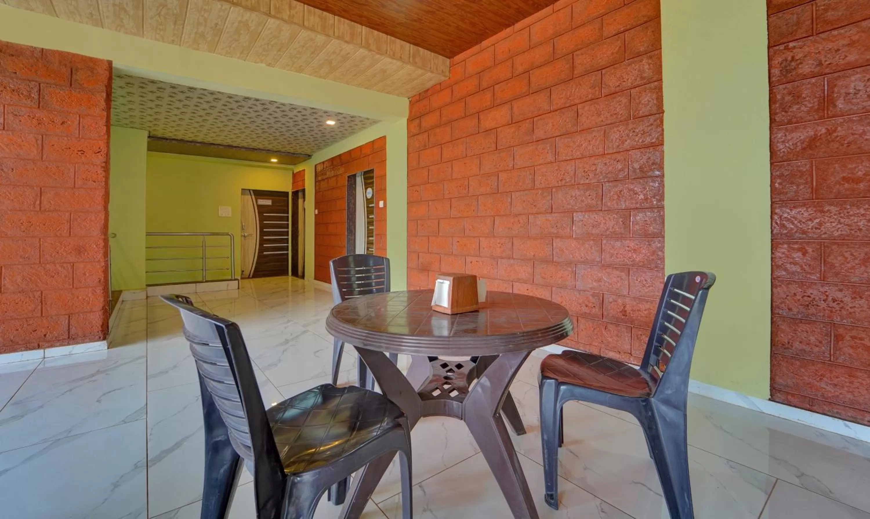 Restaurant/places to eat in Treebo Trend Iceberg