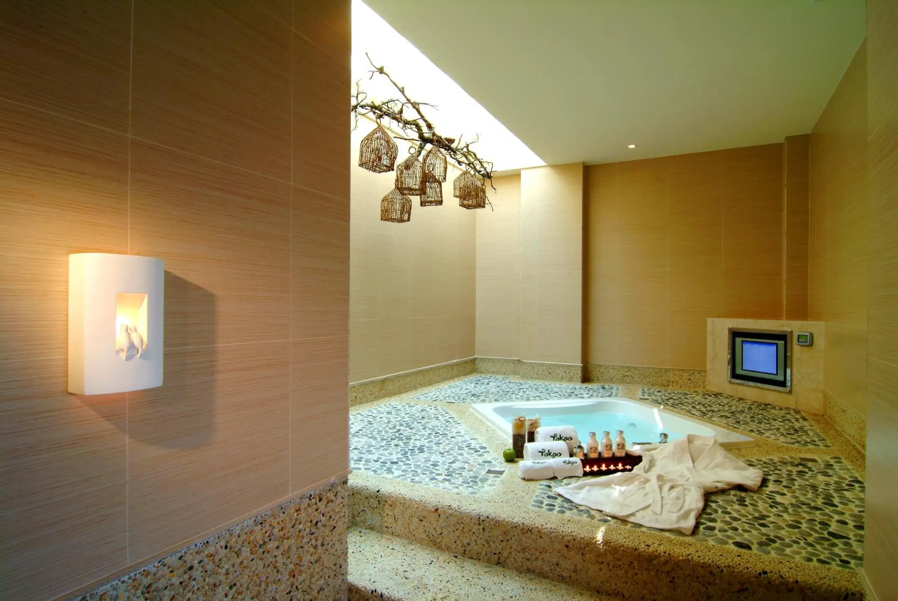 Bathroom, Swimming Pool in Takao Motel