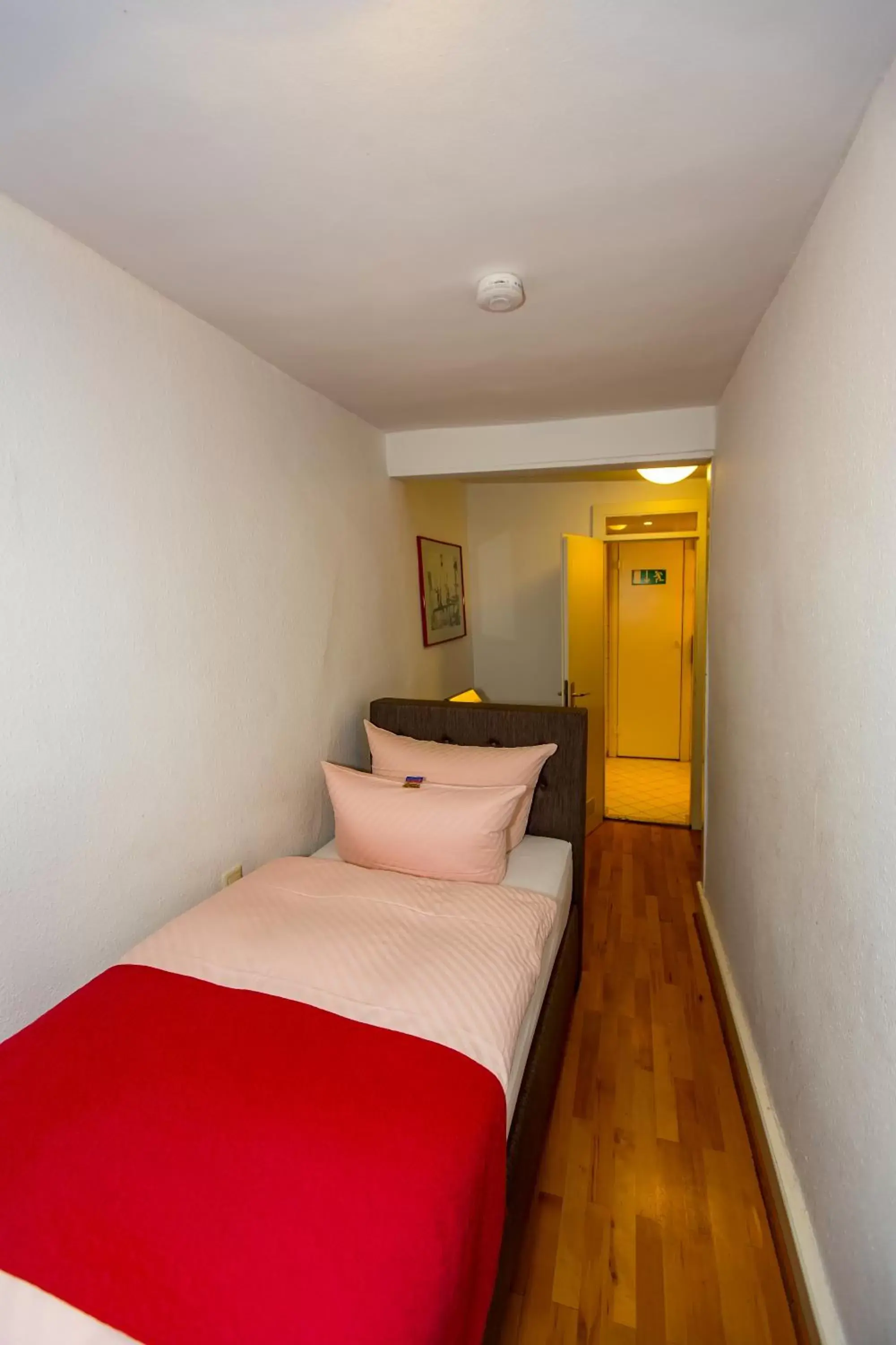 Bedroom, Bed in Hotel Goldener Falke