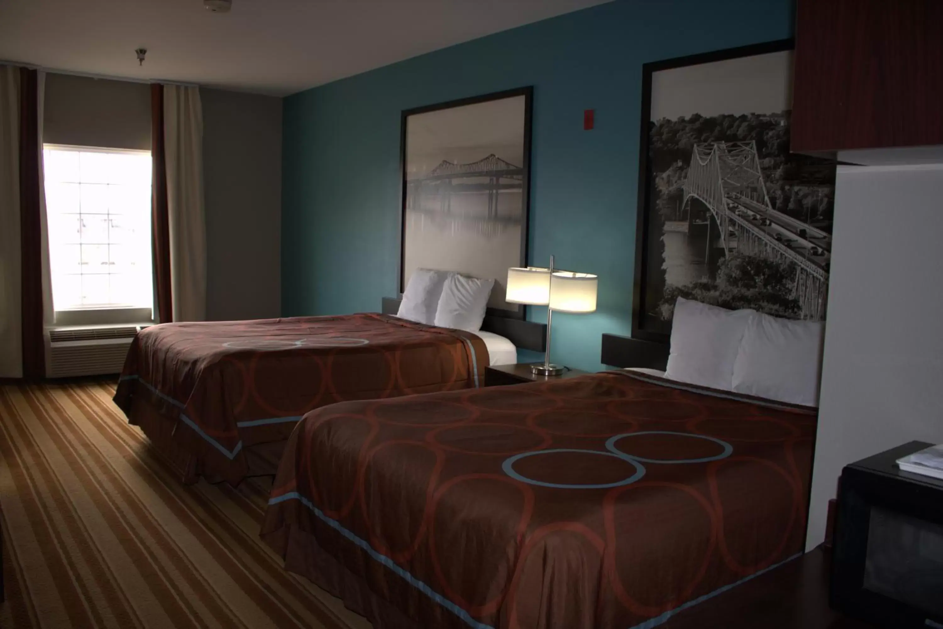 Photo of the whole room, Bed in Super 8 by Wyndham Rainsville