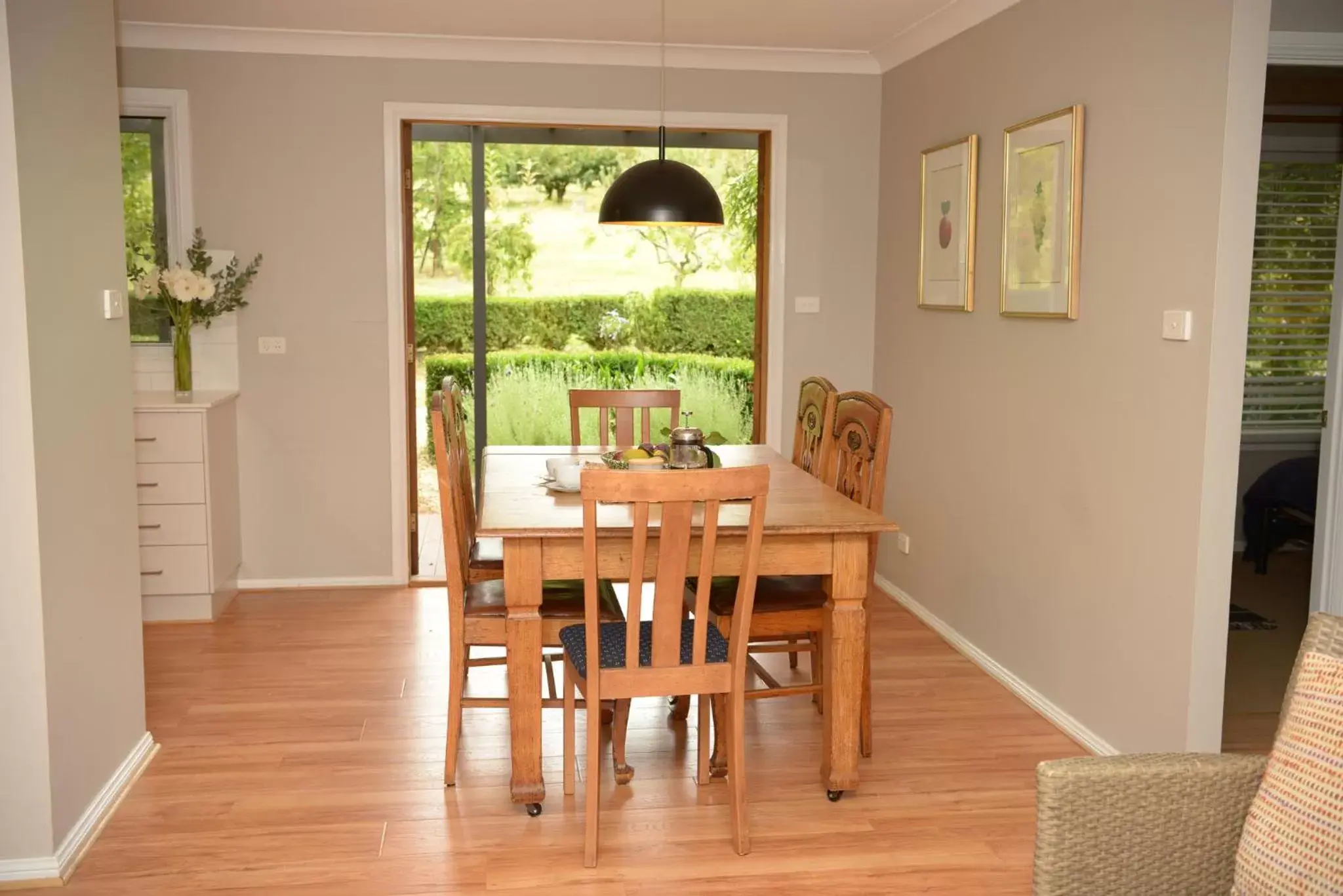 Seating area, Dining Area in Borrodell Vineyard