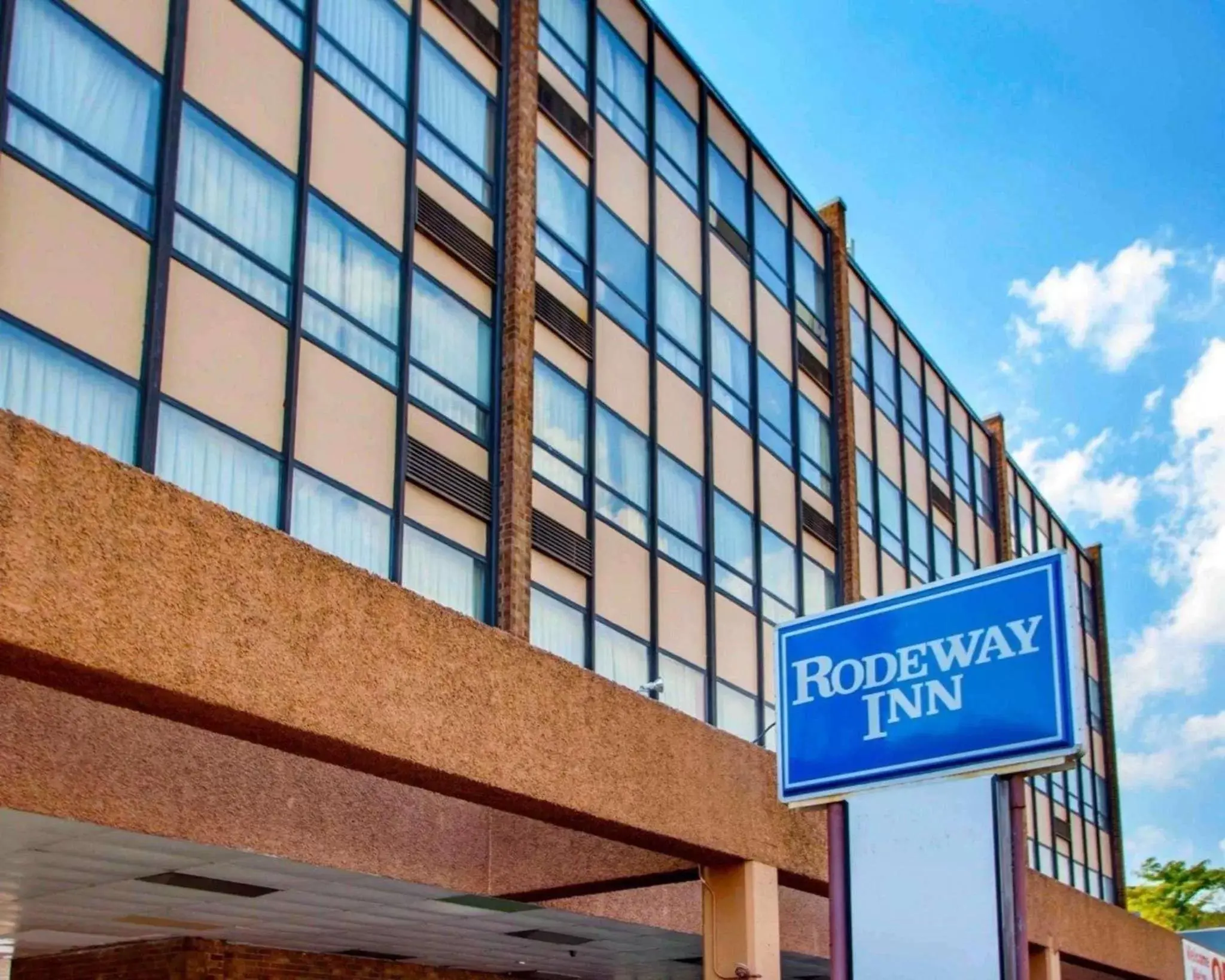 Property Building in Rodeway Inn Secaucus