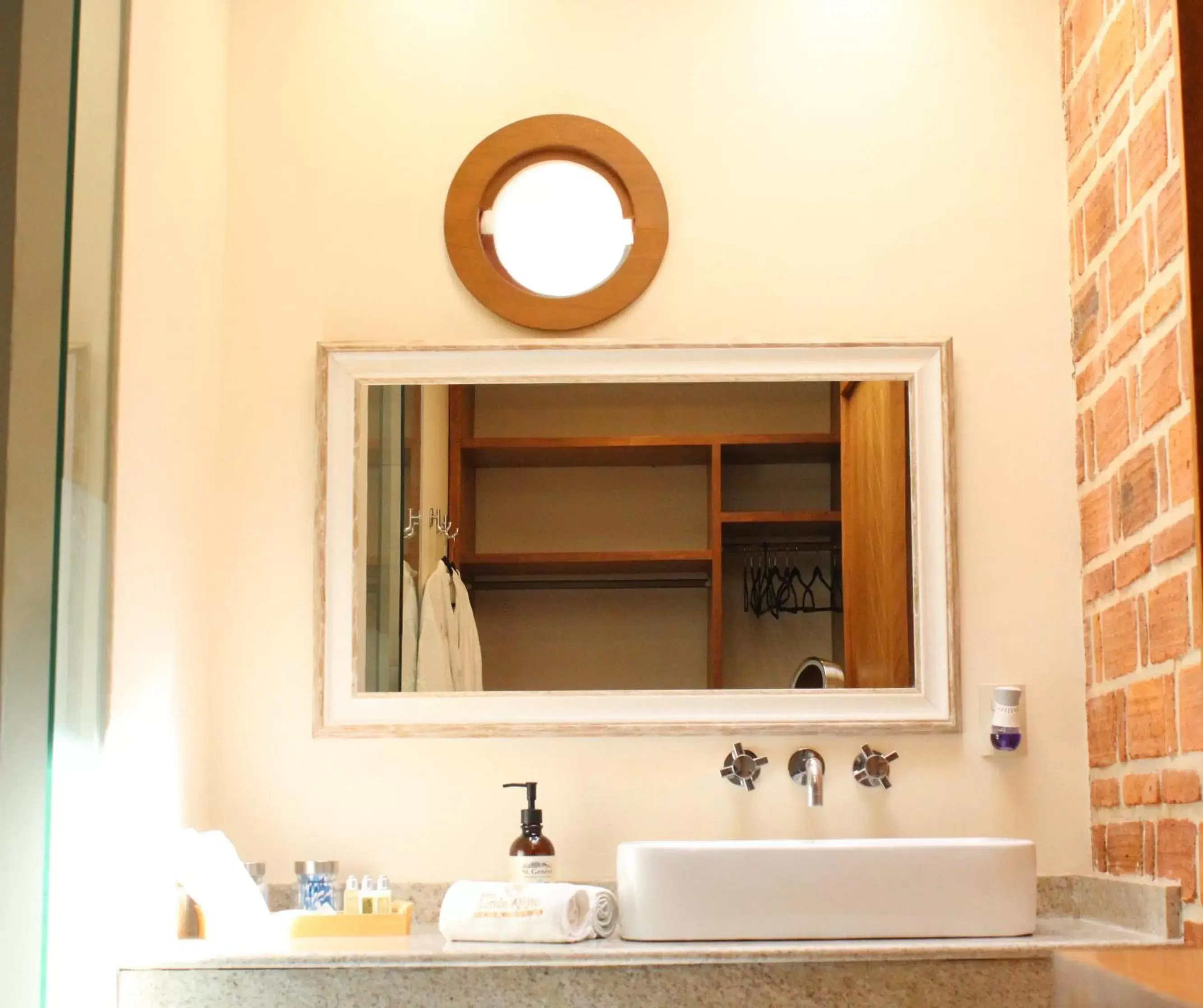 Bathroom in Hotel Lindo Ajijic Bed & Breakfast