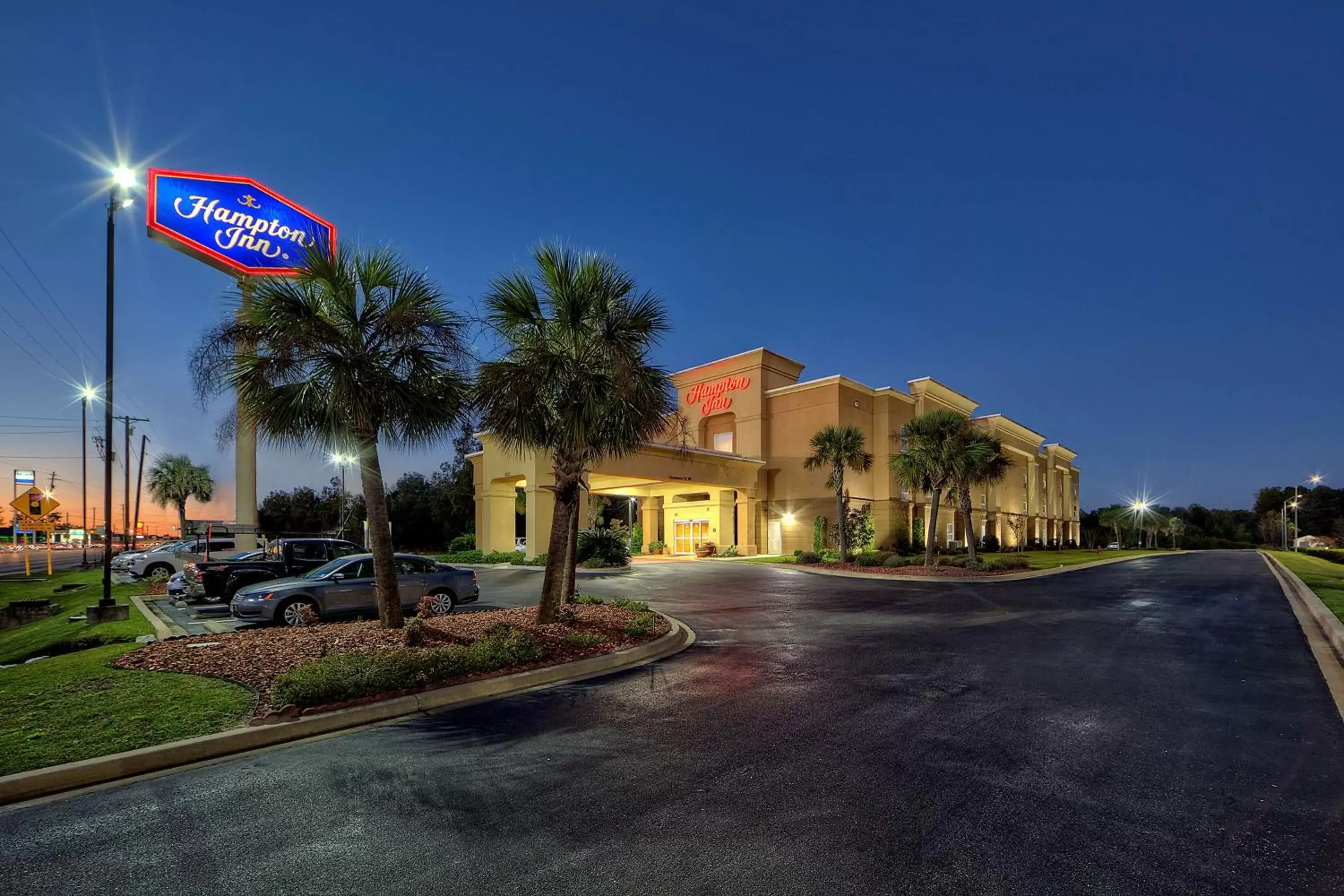 Property Building in Hampton Inn Manning