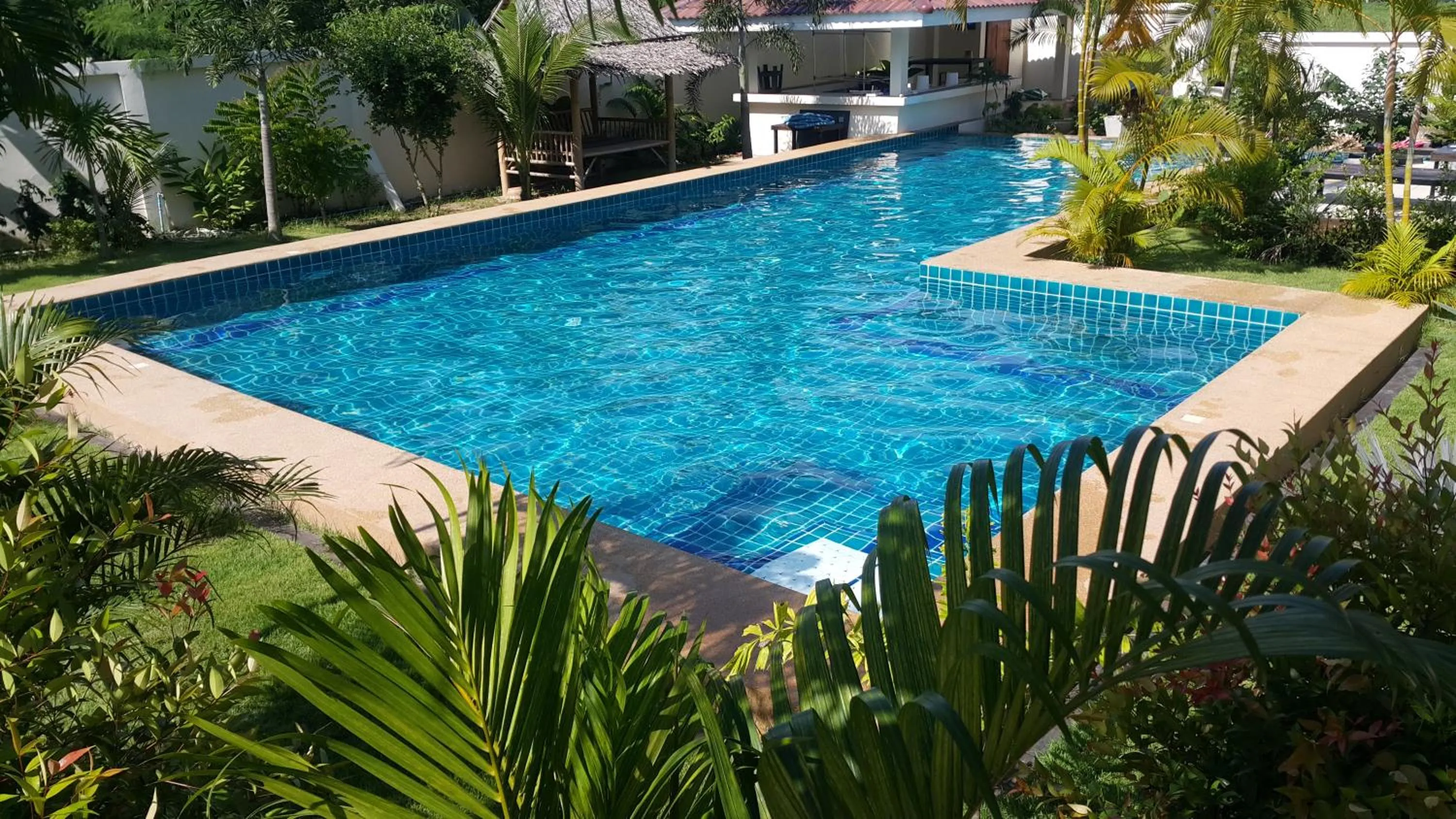 Swimming pool in Bangsaray Villa