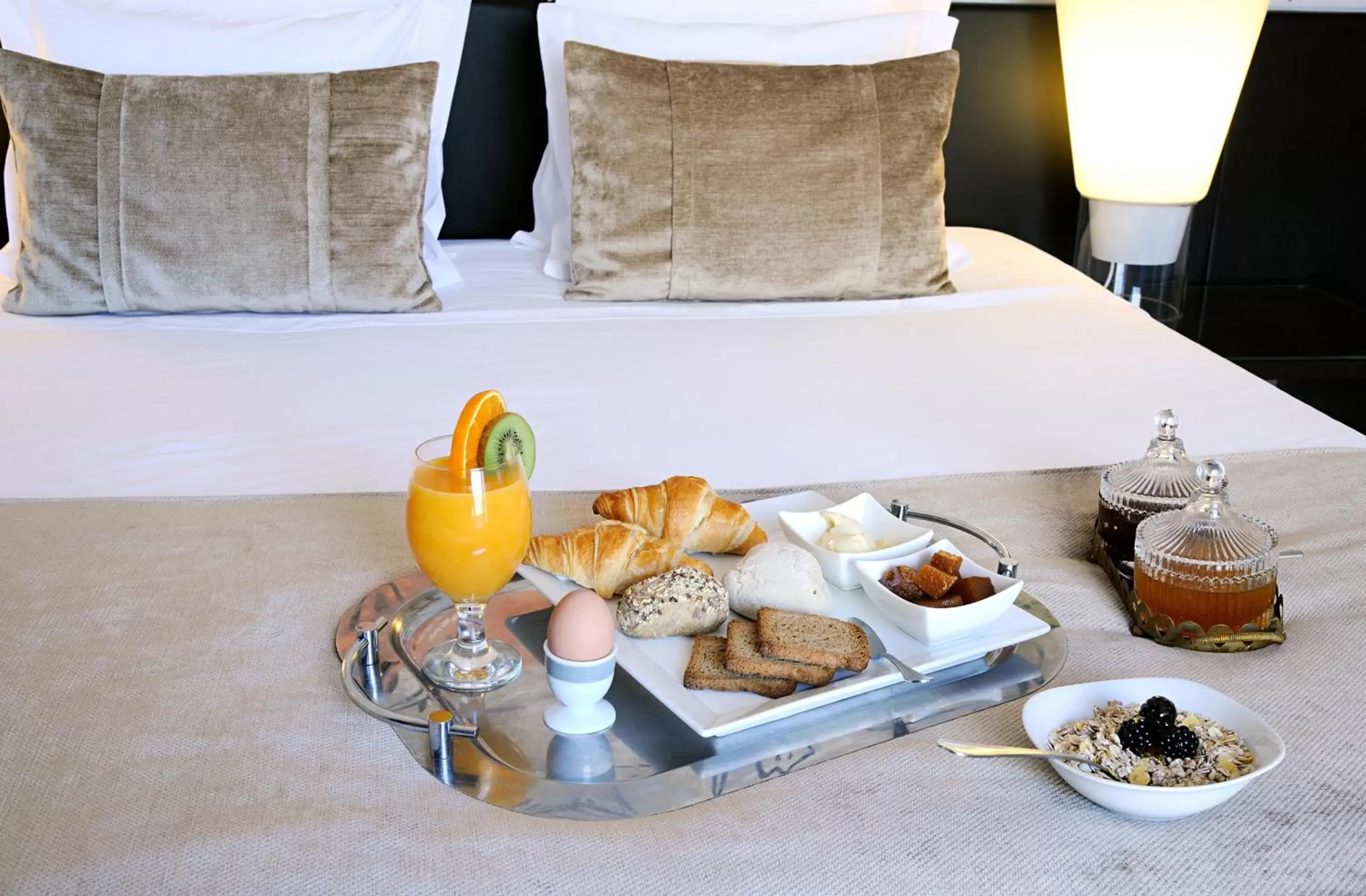 Bed, Breakfast in Hotel 3K Barcelona