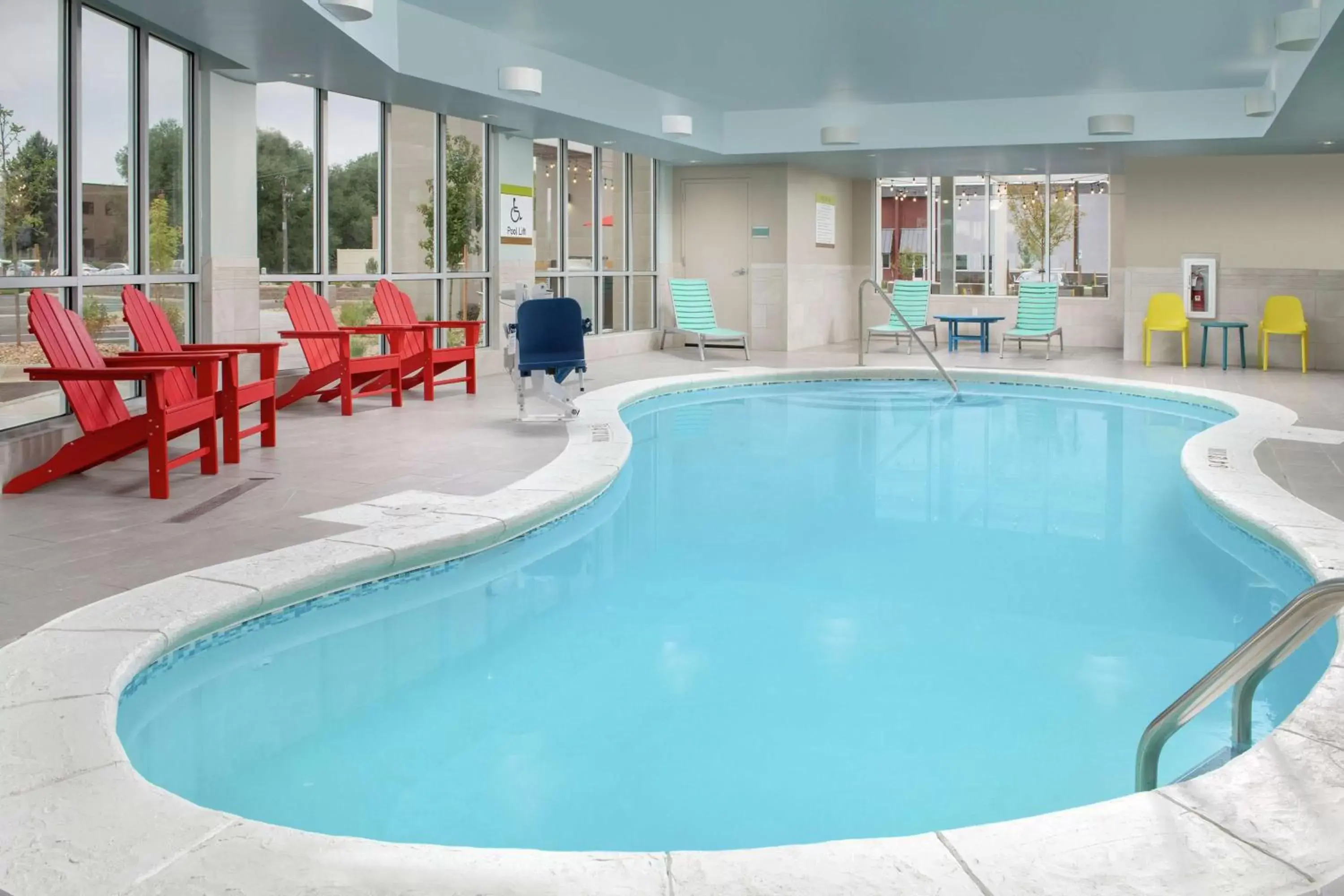 Swimming Pool in Home2 Suites By Hilton Longmont