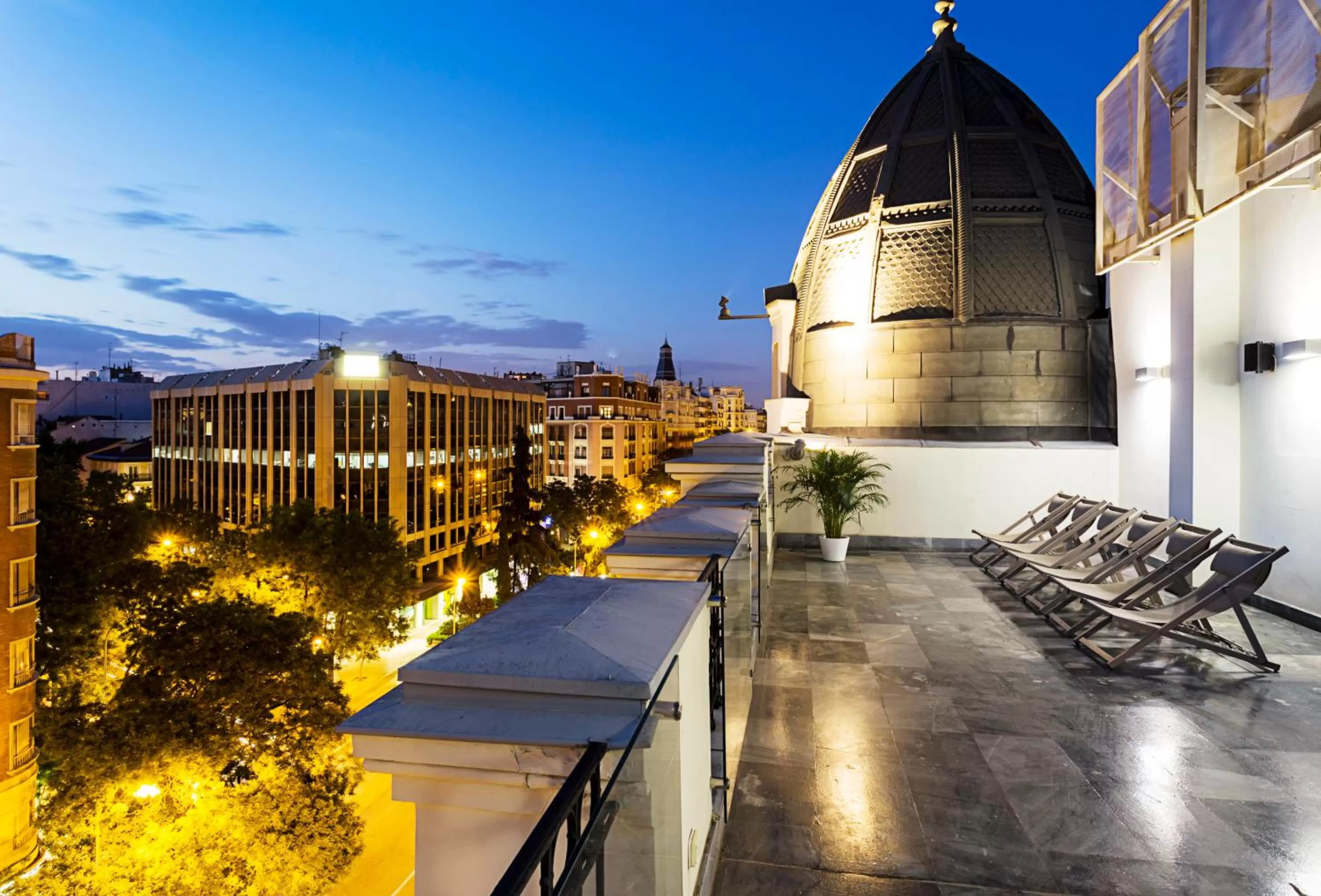 Balcony/Terrace in One Shot Luchana