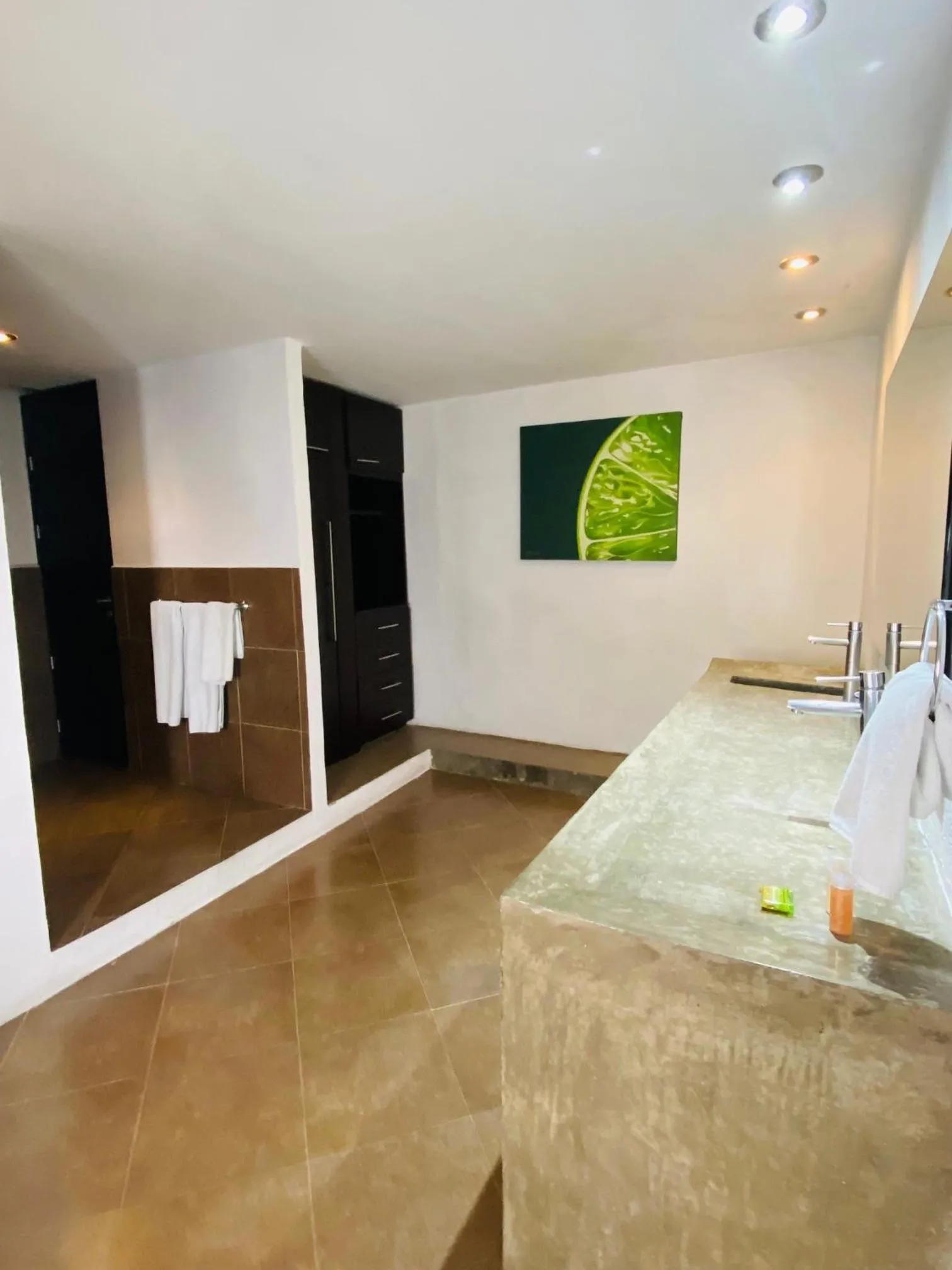 Bathroom in Kuku Ruku Hotel