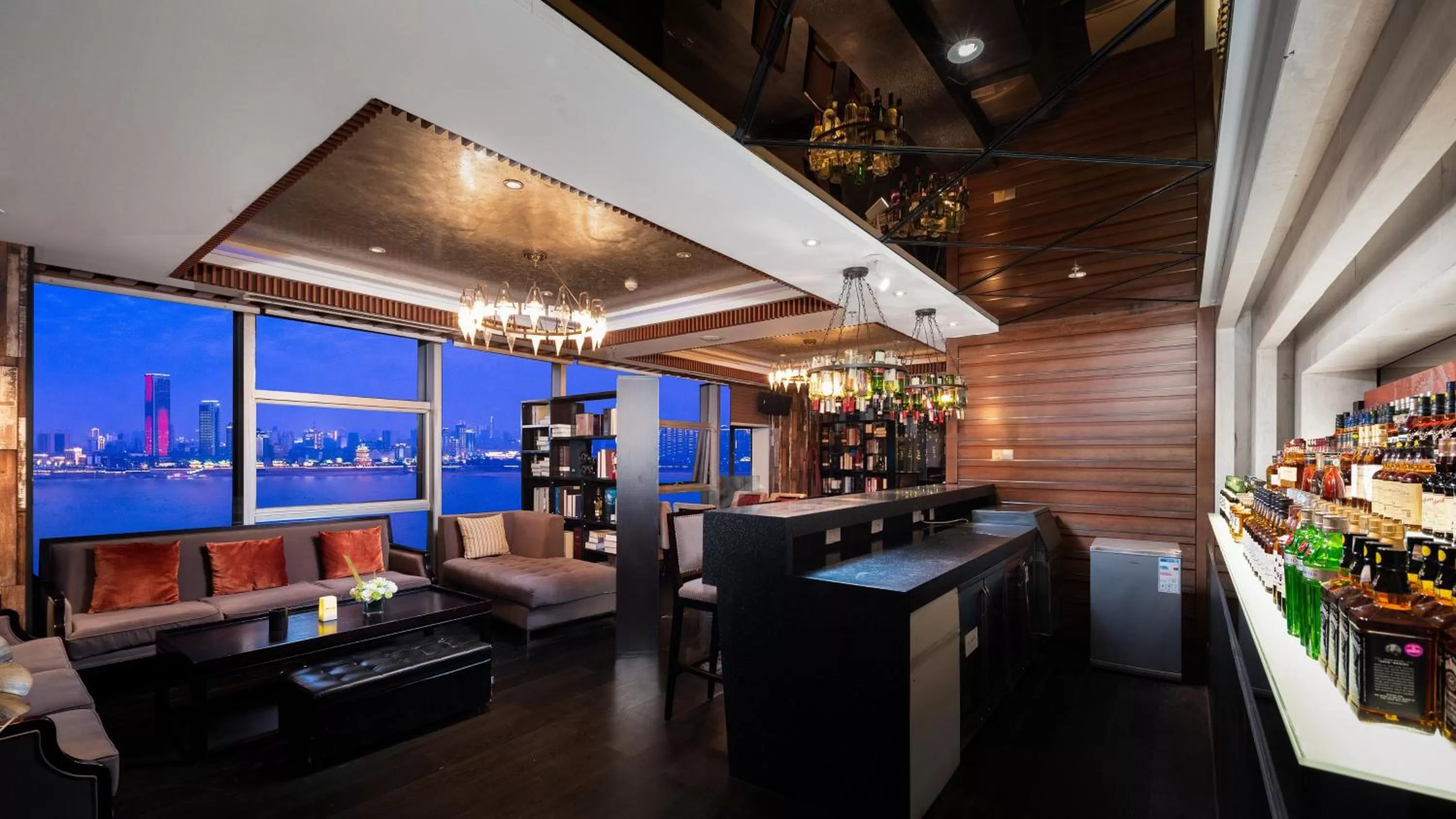 Restaurant/places to eat in Holiday Inn Nanchang Riverside by IHG