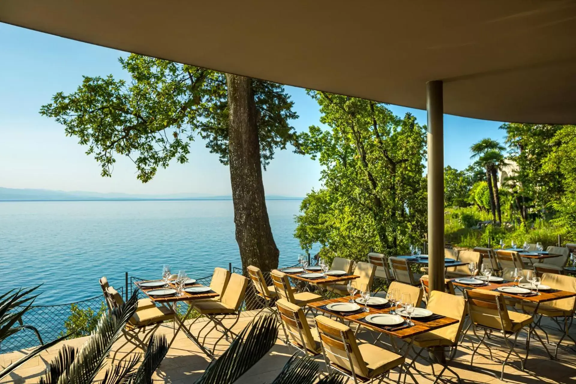 Activities, Restaurant/Places to Eat in Grand Hotel Adriatic II
