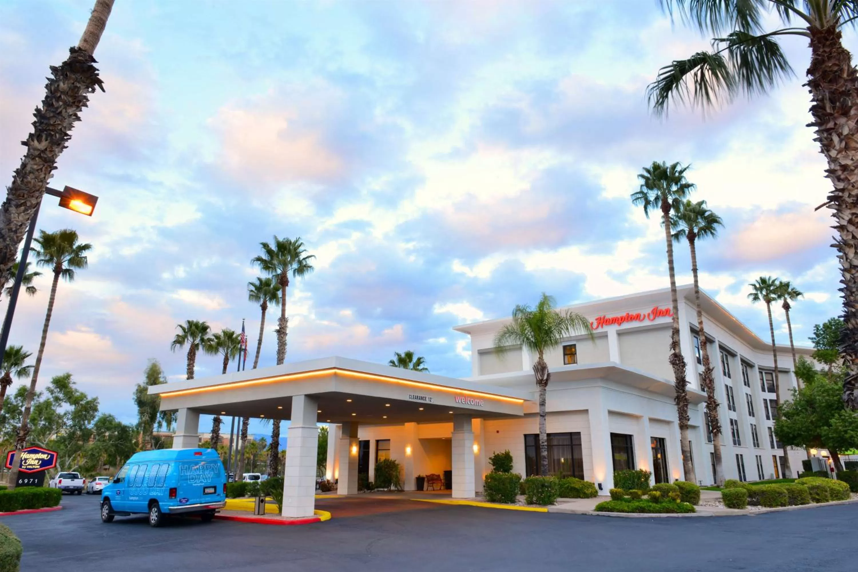 Property building in Hampton Inn Tucson-Airport
