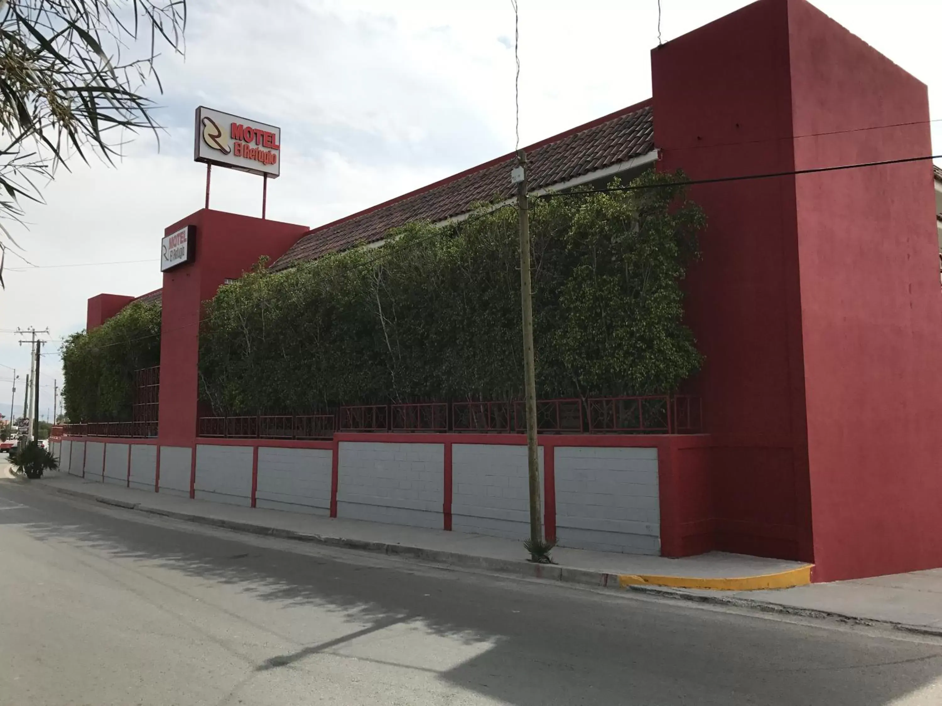 Property Building in Motel El Refugio