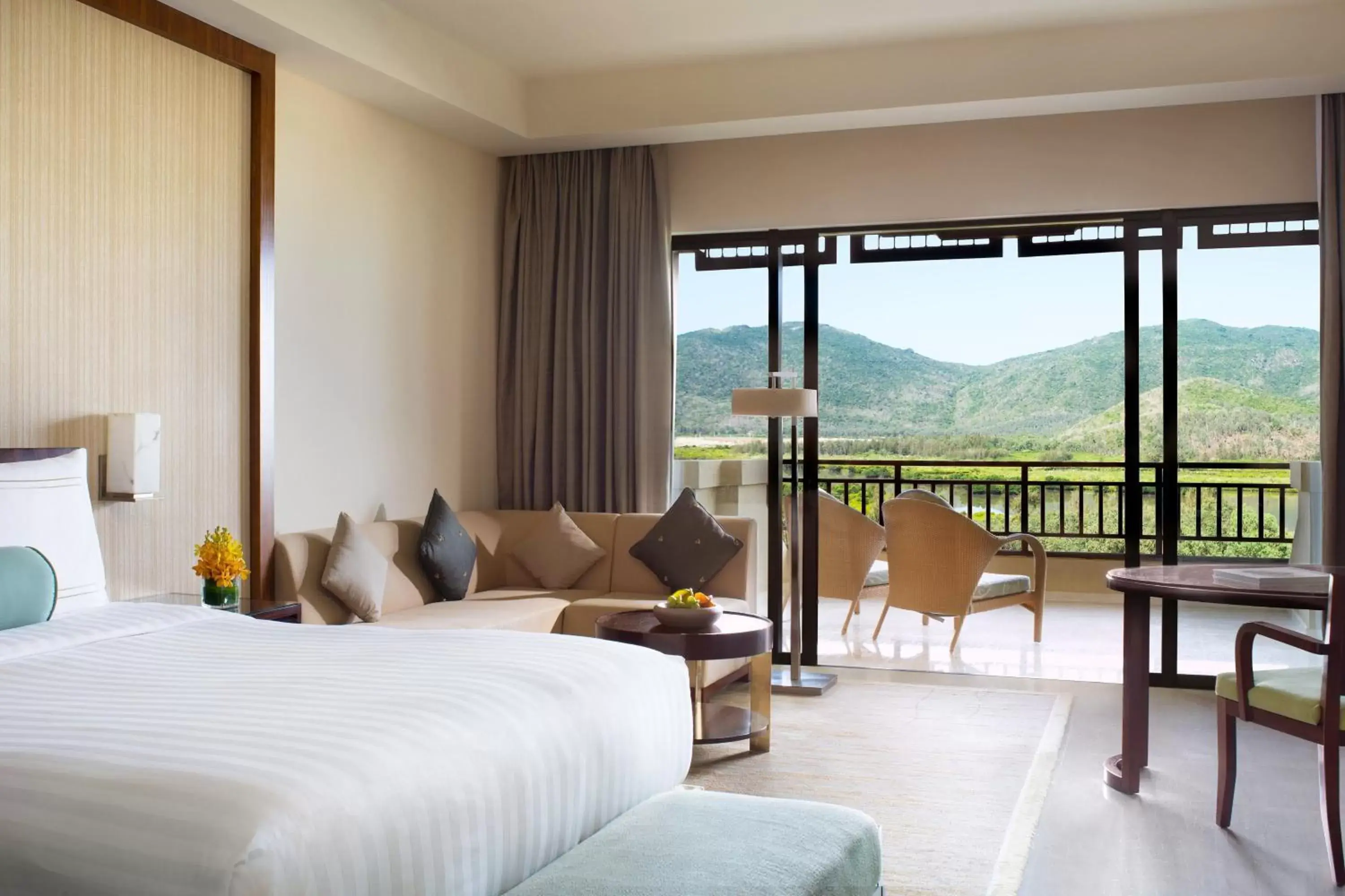 Photo of the whole room, Mountain View in The Ritz-Carlton Sanya, Yalong Bay
