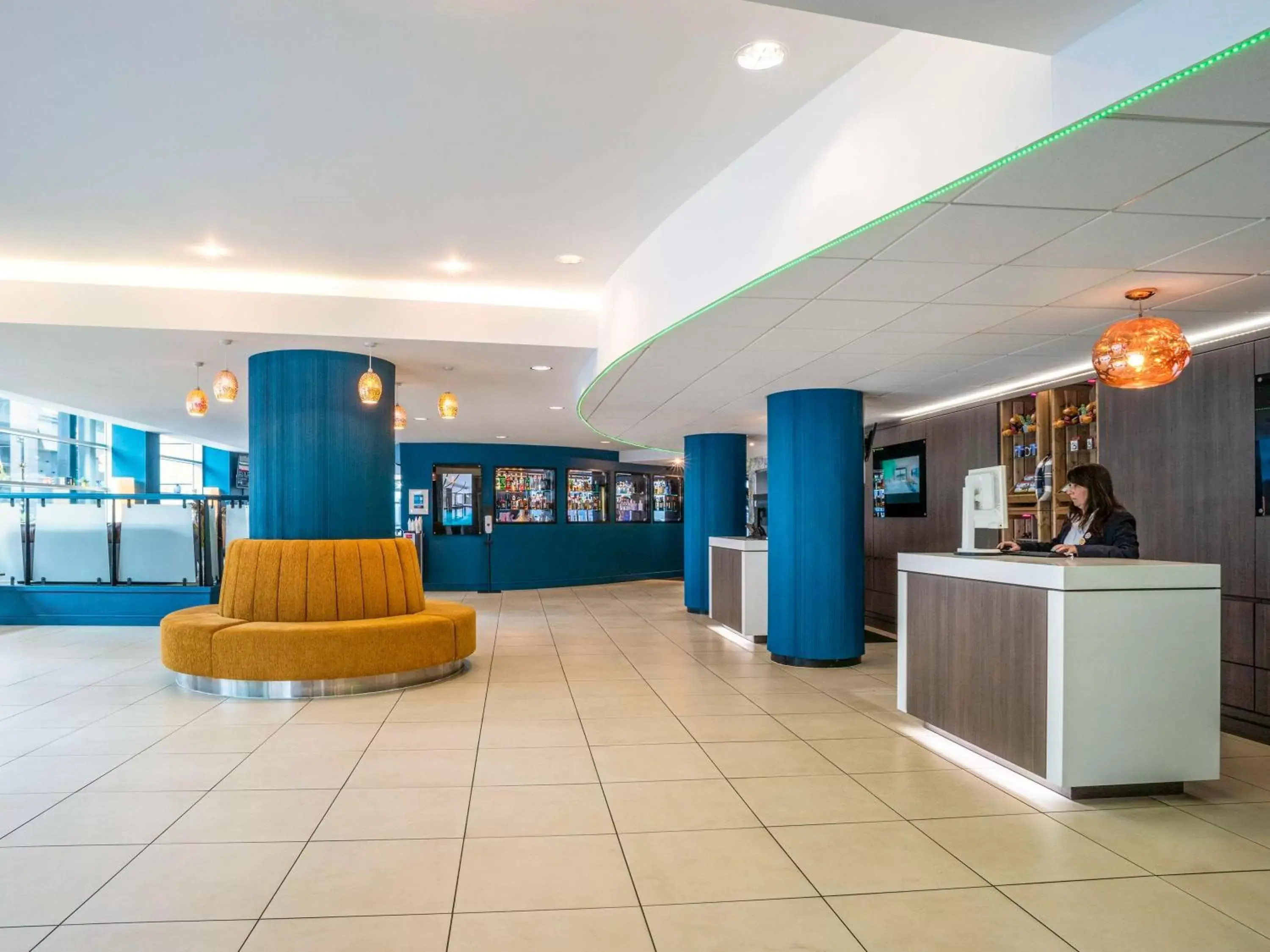 Lounge or bar, Lobby/Reception in Novotel Glasgow Centre