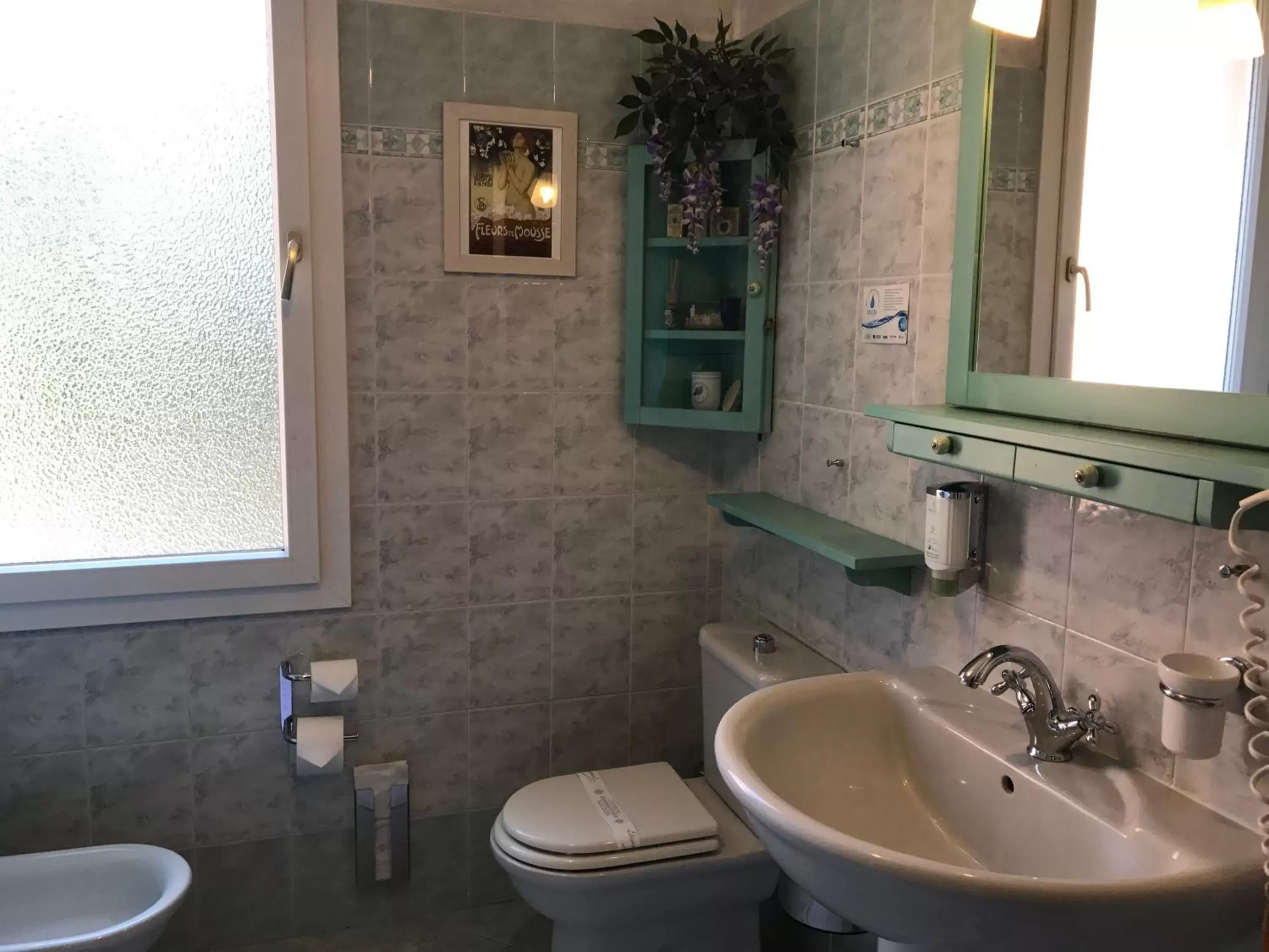 Shower, Bathroom in Oasis Lagoon Estate