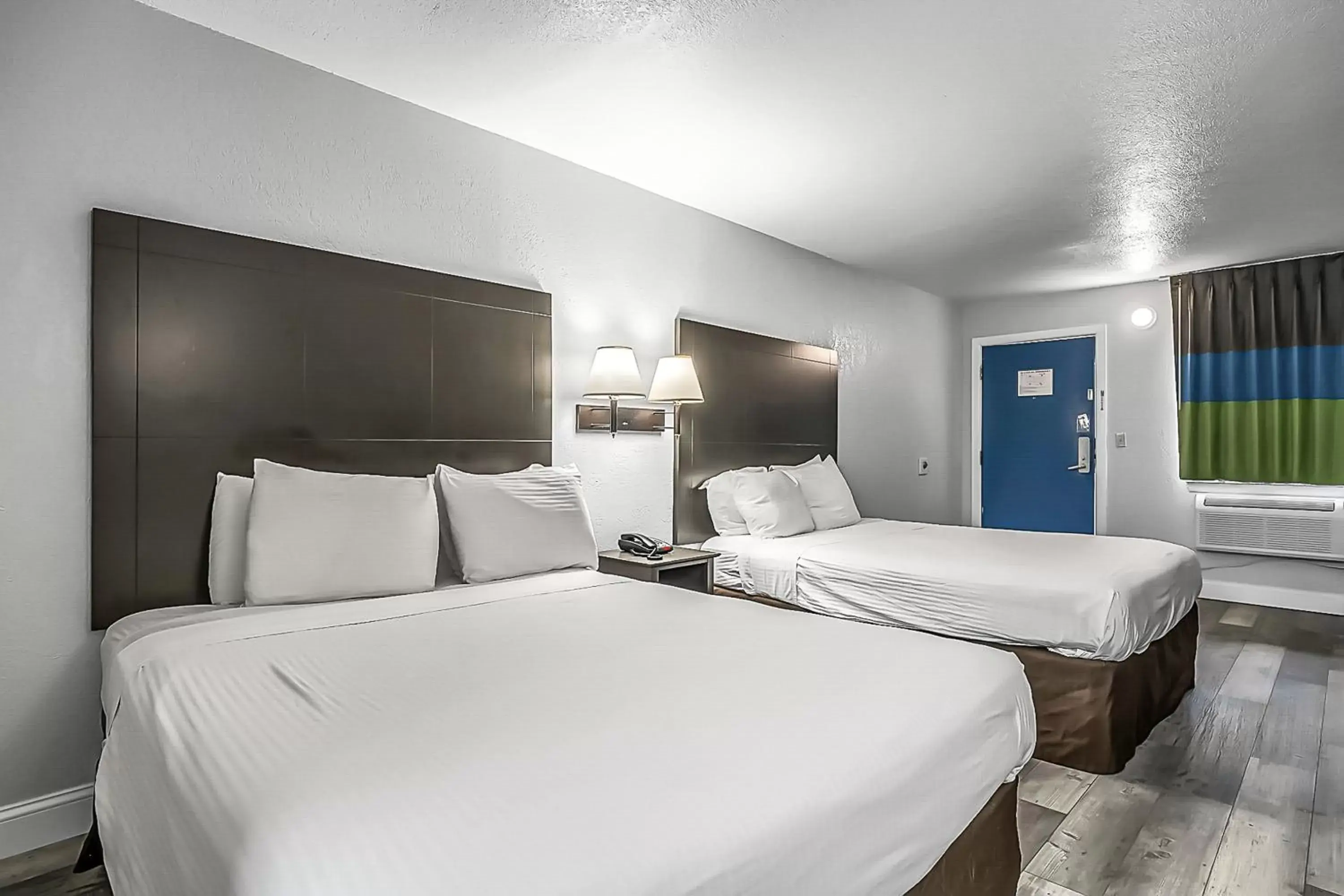 Bed in SureStay Hotel by Best Western Oklahoma City West