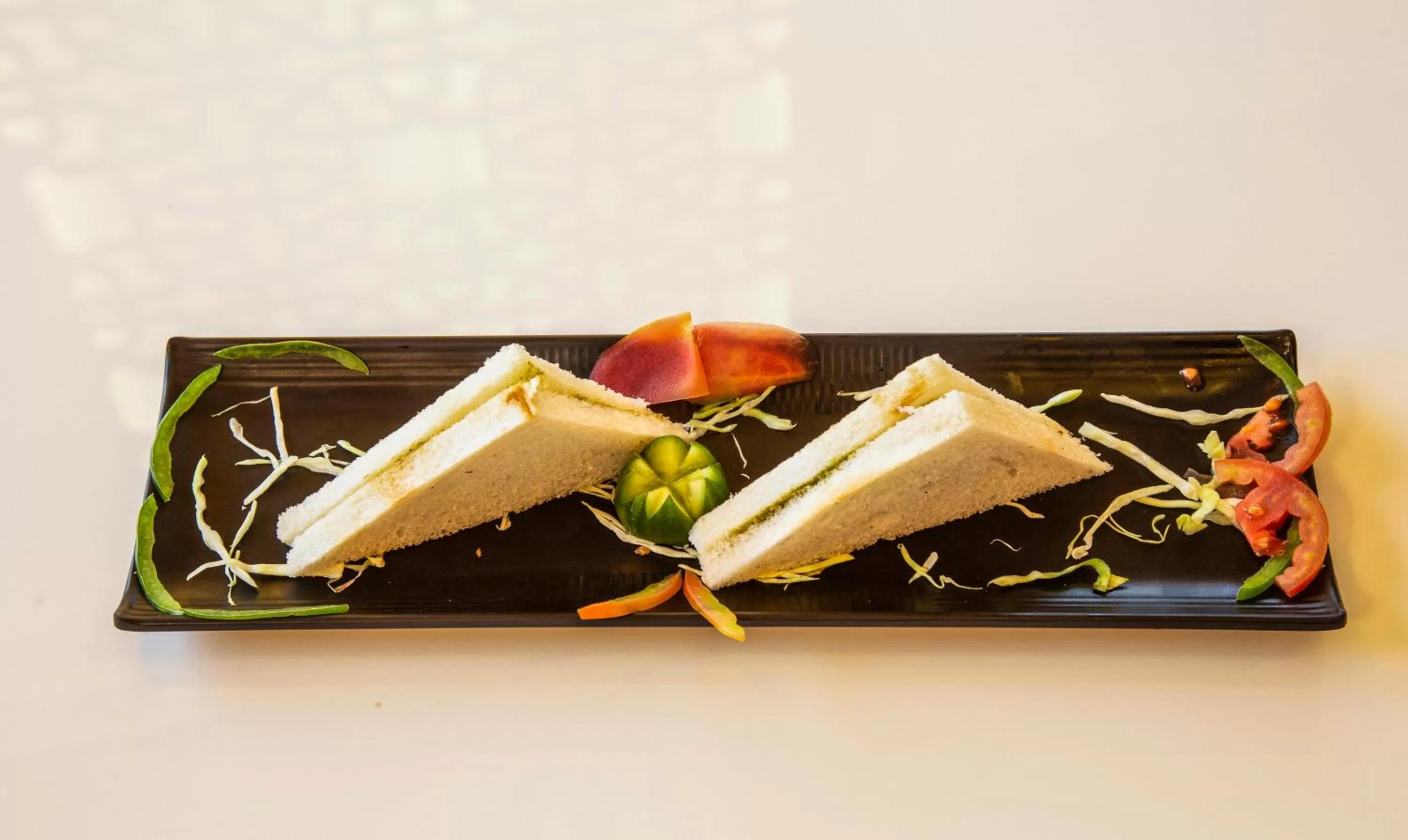 Food in Opulence Inn - 500 Meters From Railway Station