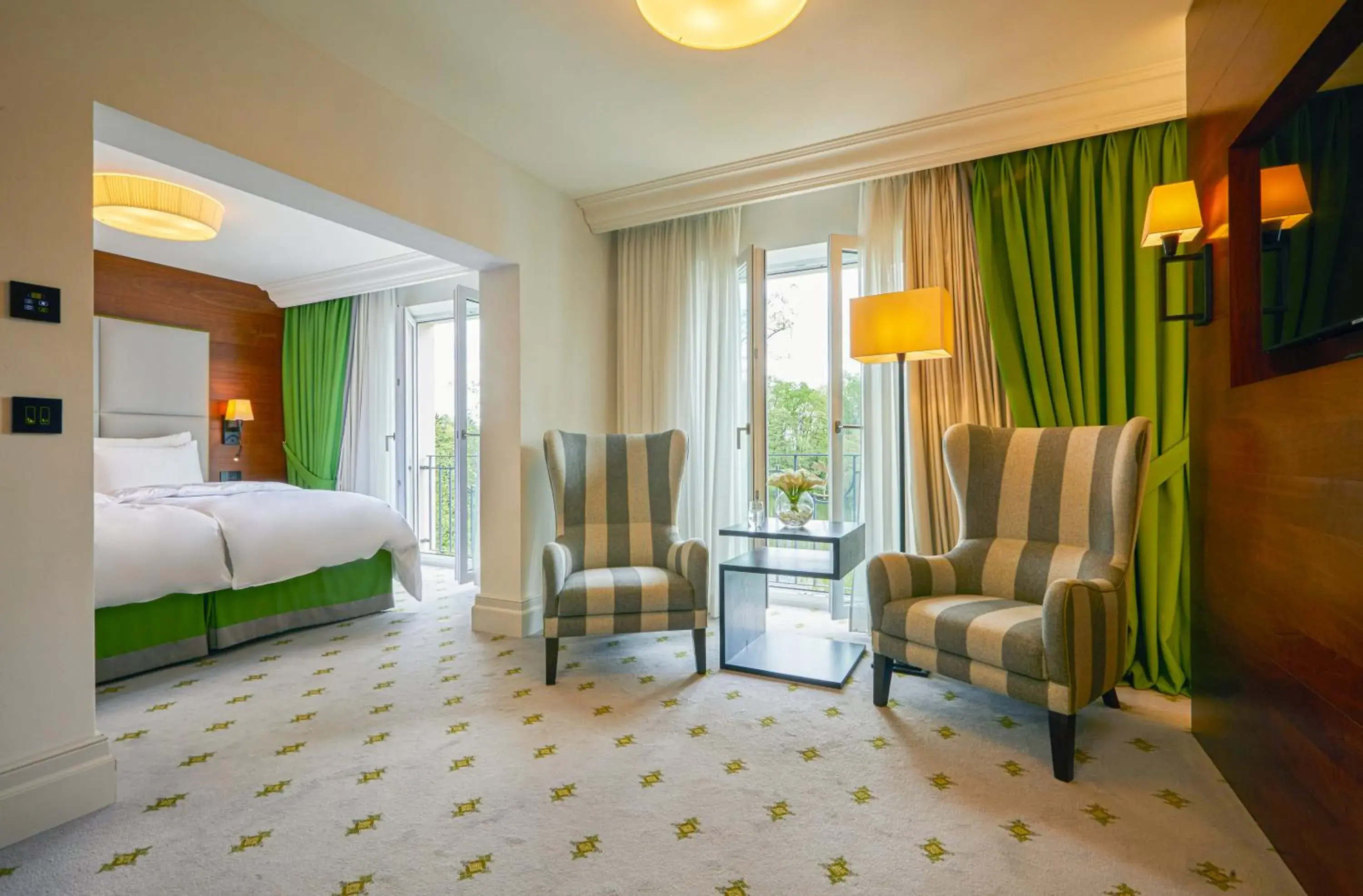 Bed in Kempinski Hotel Frankfurt Gravenbruch